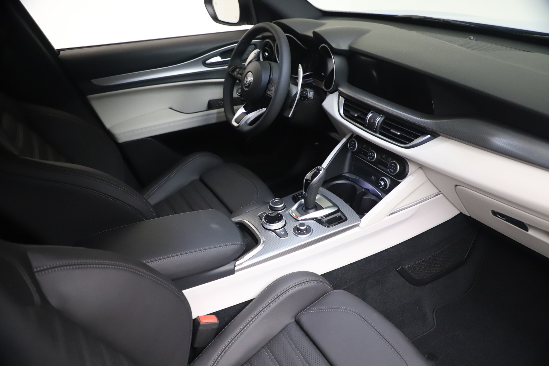 New 2021 Alfa Romeo Stelvio Ti Sport Q4 | St. Petersburg, FL