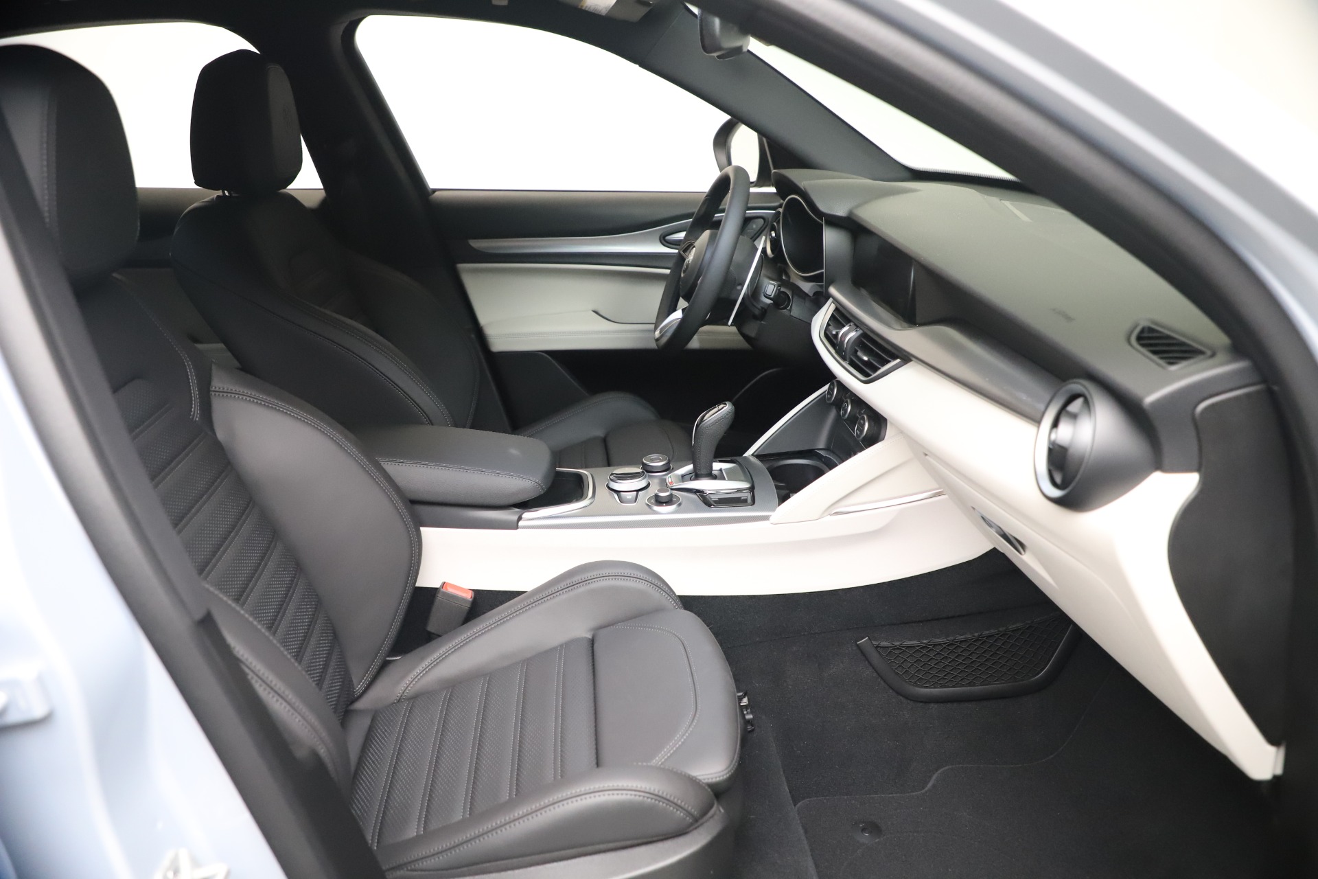 New 2021 Alfa Romeo Stelvio Ti Sport Q4 | St. Petersburg, FL