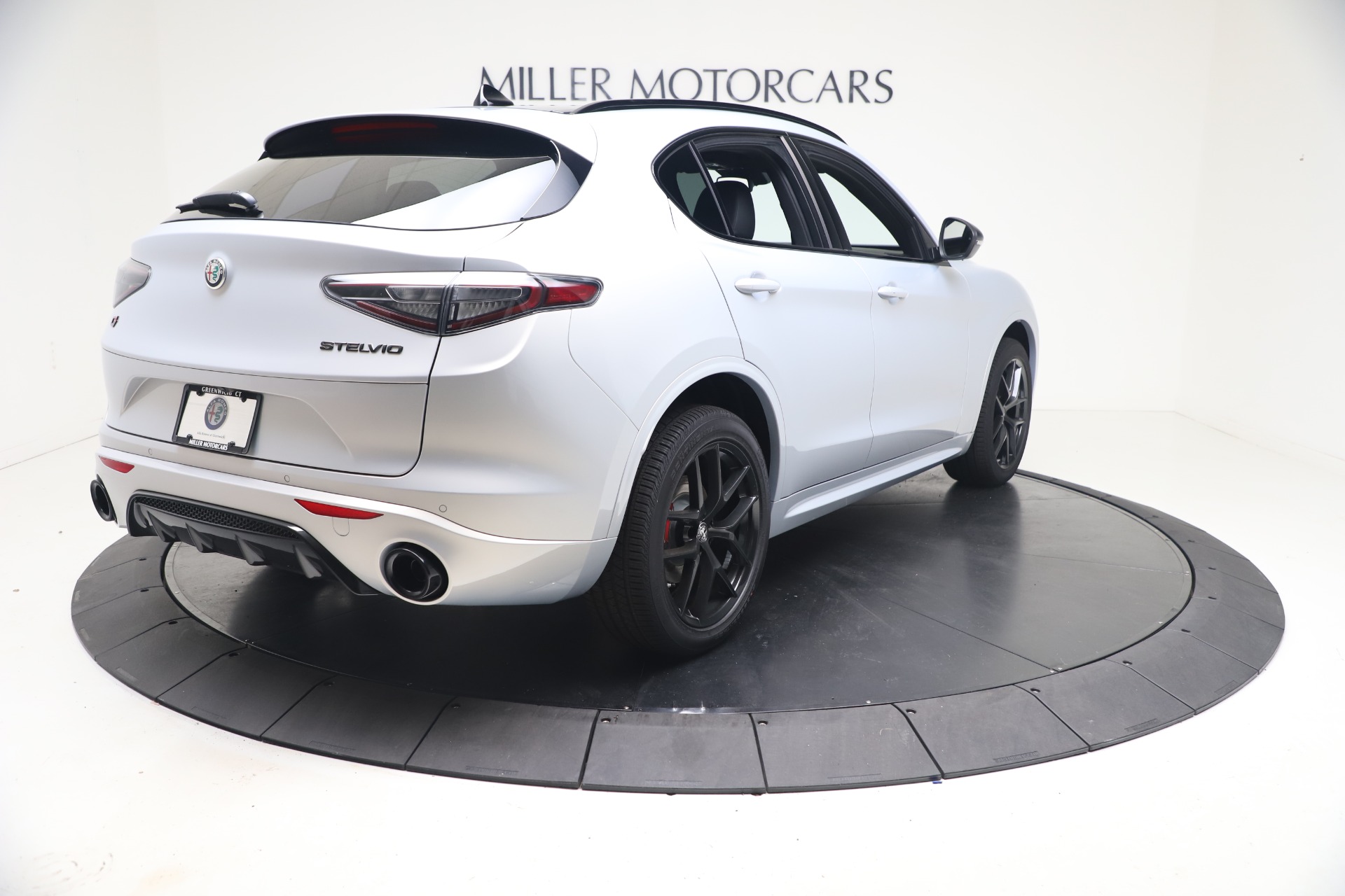New 2021 Alfa Romeo Stelvio Ti Sport Q4 | St. Petersburg, FL