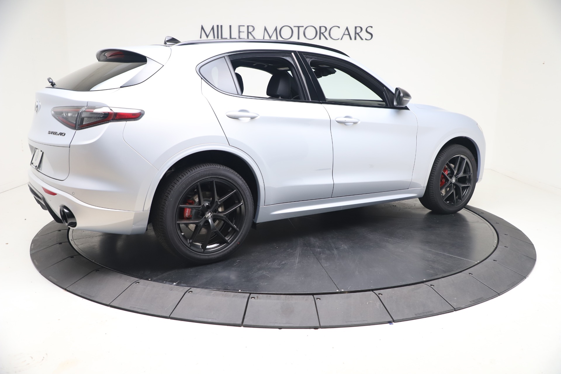 New 2021 Alfa Romeo Stelvio Ti Sport Q4 | St. Petersburg, FL