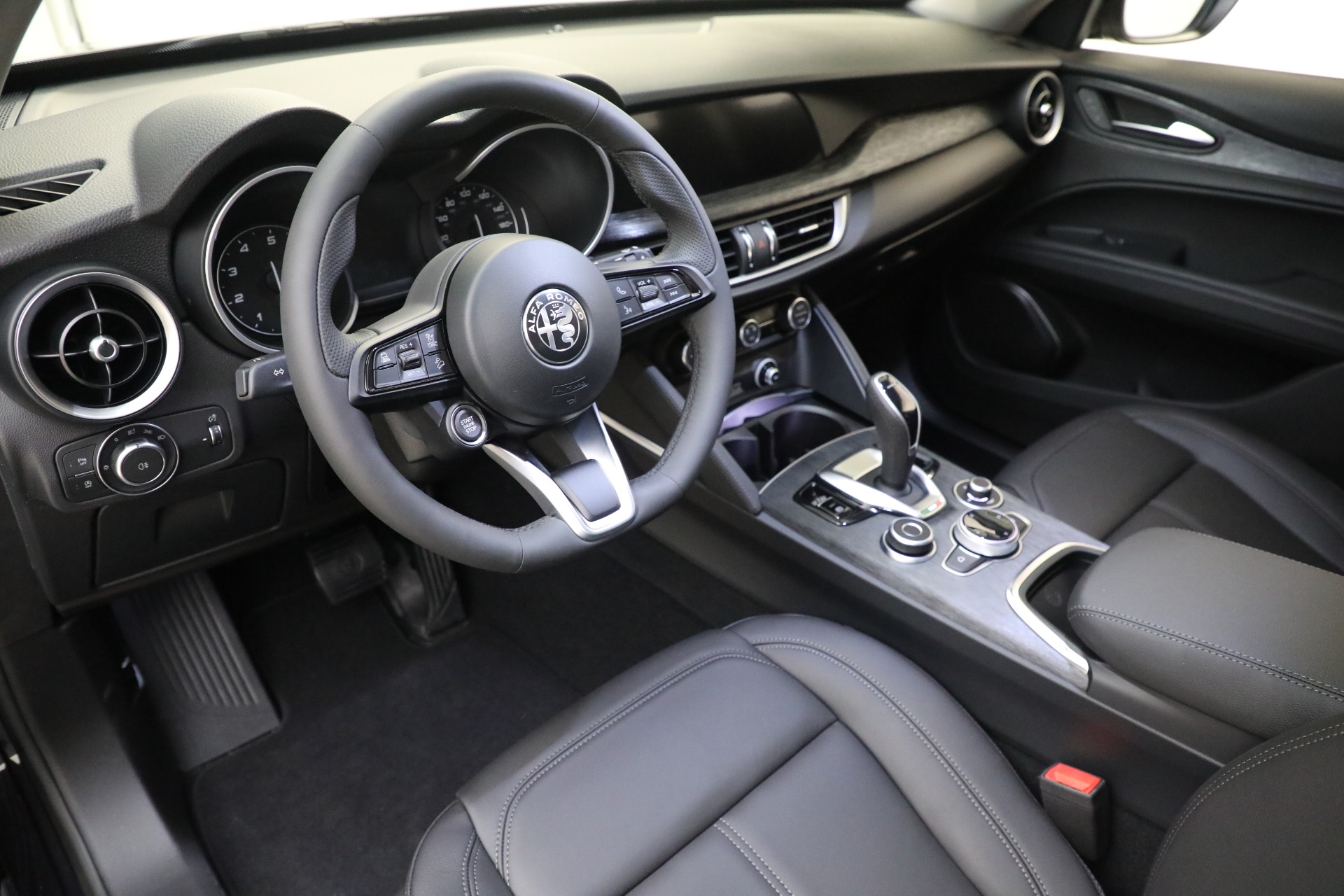 New 2021 Alfa Romeo Stelvio Q4 | St. Petersburg, FL