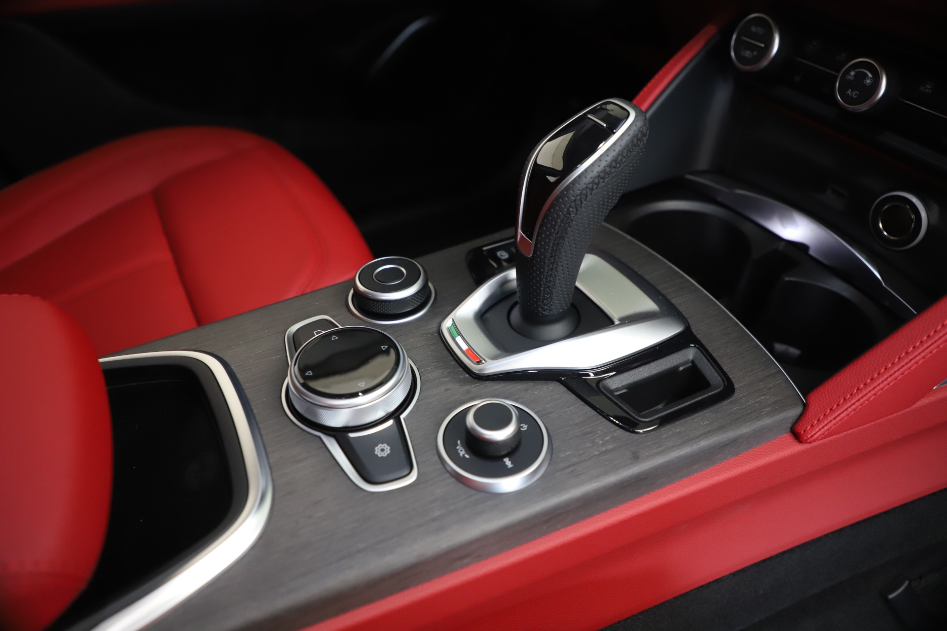 New 2021 Alfa Romeo Stelvio Ti Q4 | St. Petersburg, FL