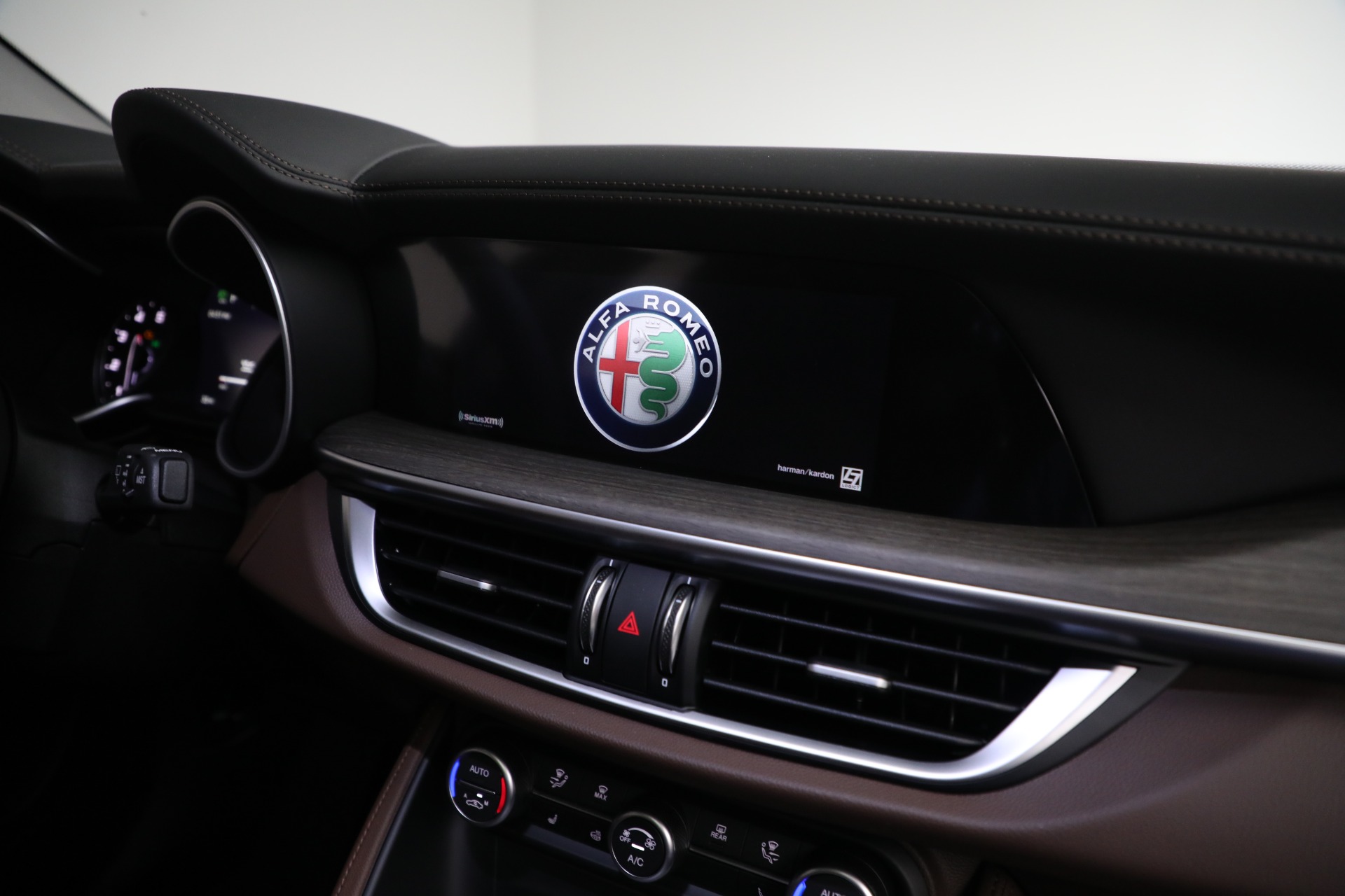 New 2021 Alfa Romeo Stelvio Ti Q4 | St. Petersburg, FL