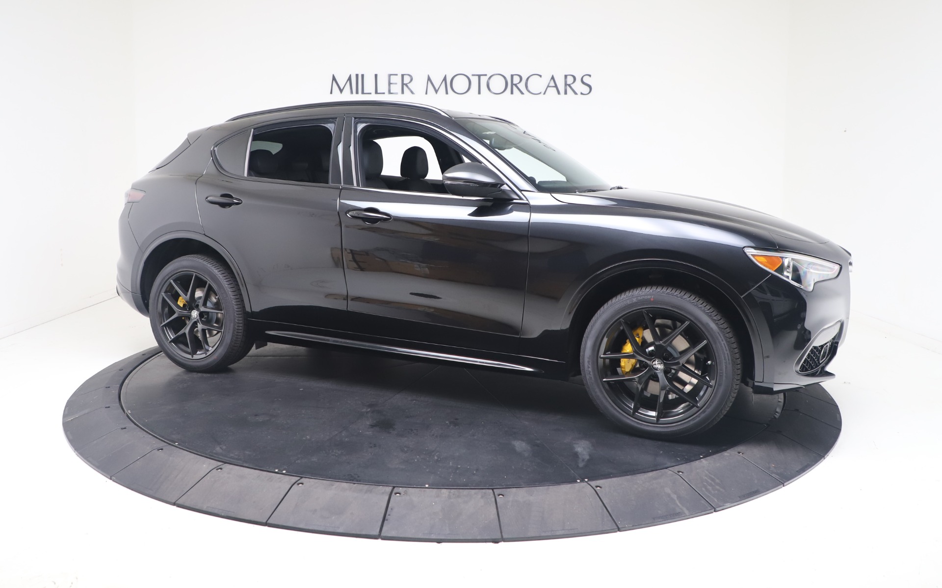New 2021 Alfa Romeo Stelvio Ti Sport Q4 | St. Petersburg, FL