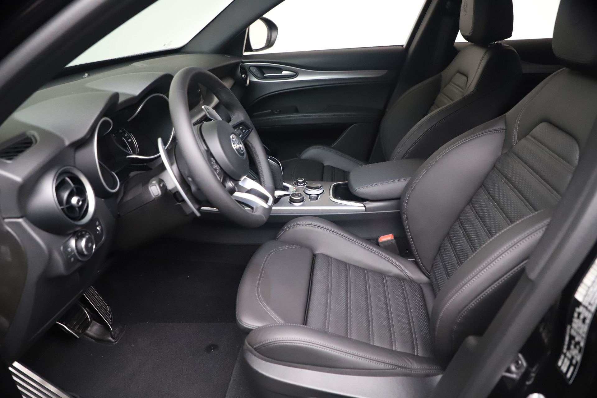 New 2021 Alfa Romeo Stelvio Ti Sport Q4 | St. Petersburg, FL