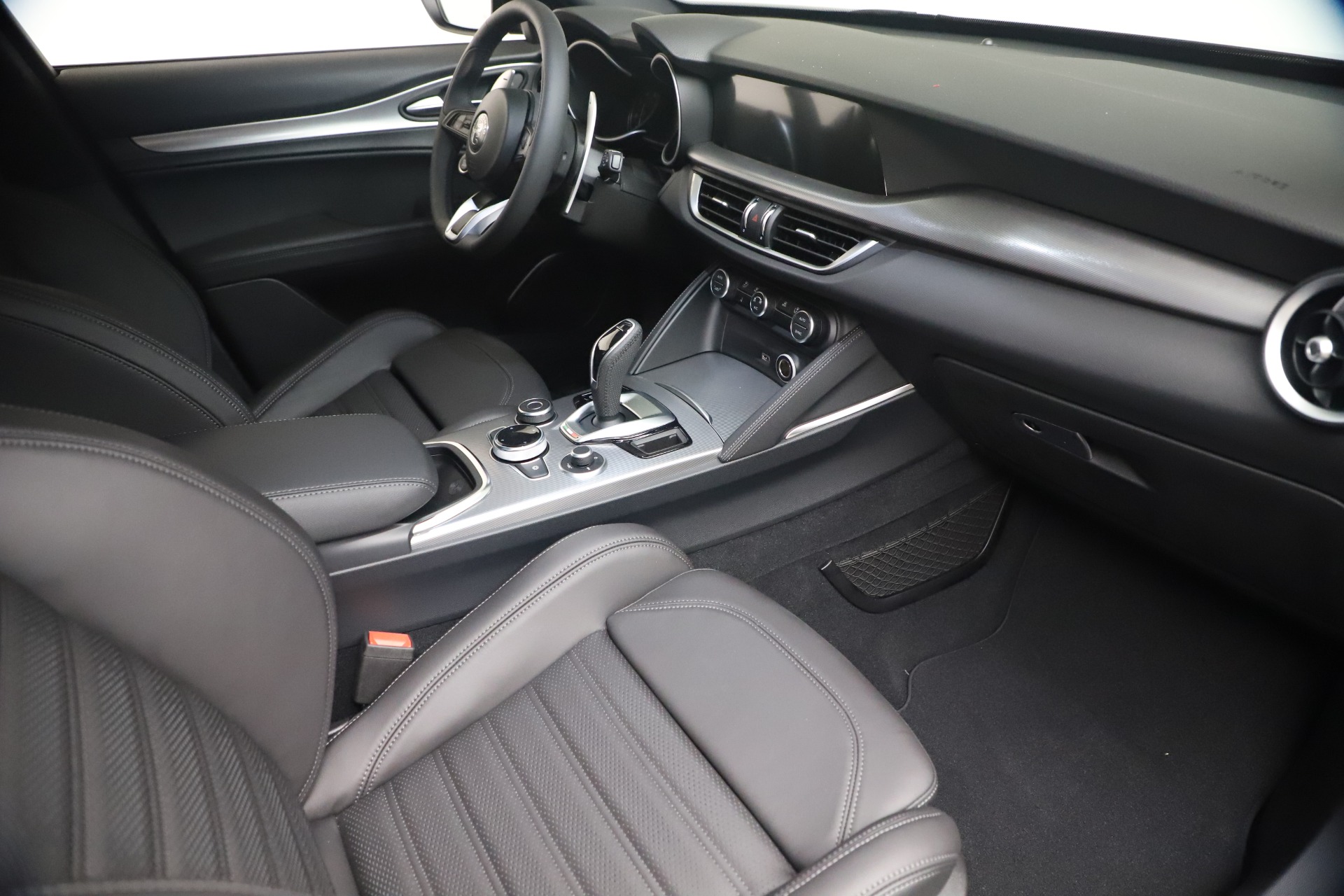 New 2021 Alfa Romeo Stelvio Ti Sport Q4 | St. Petersburg, FL
