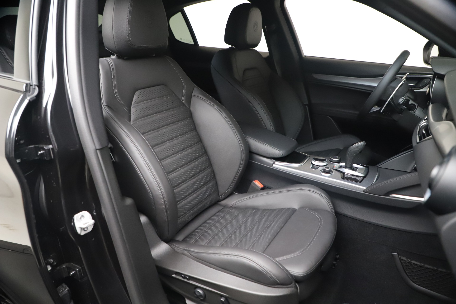 New 2021 Alfa Romeo Stelvio Ti Sport Q4 | St. Petersburg, FL