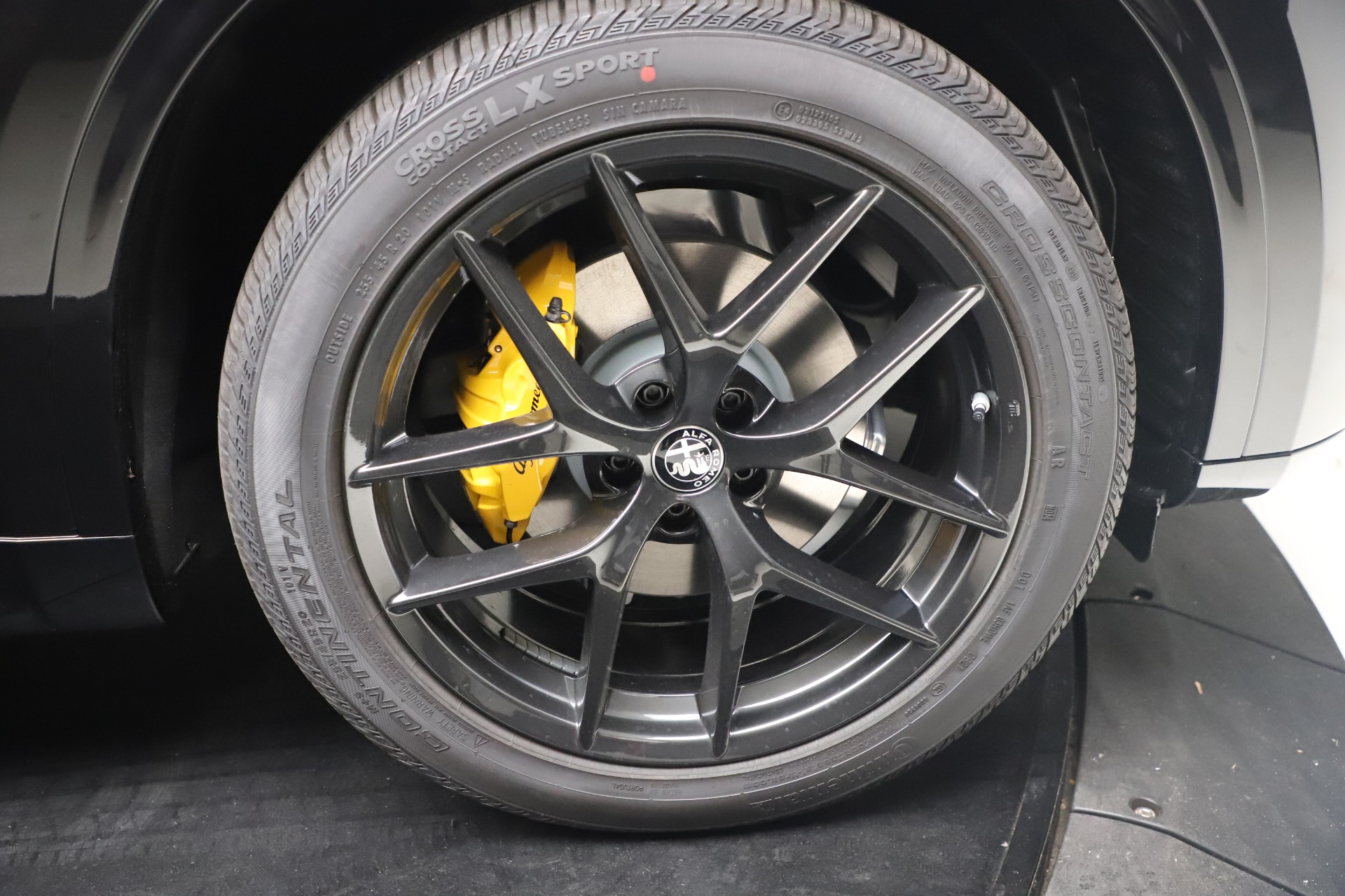 New 2021 Alfa Romeo Stelvio Ti Sport Q4 | St. Petersburg, FL