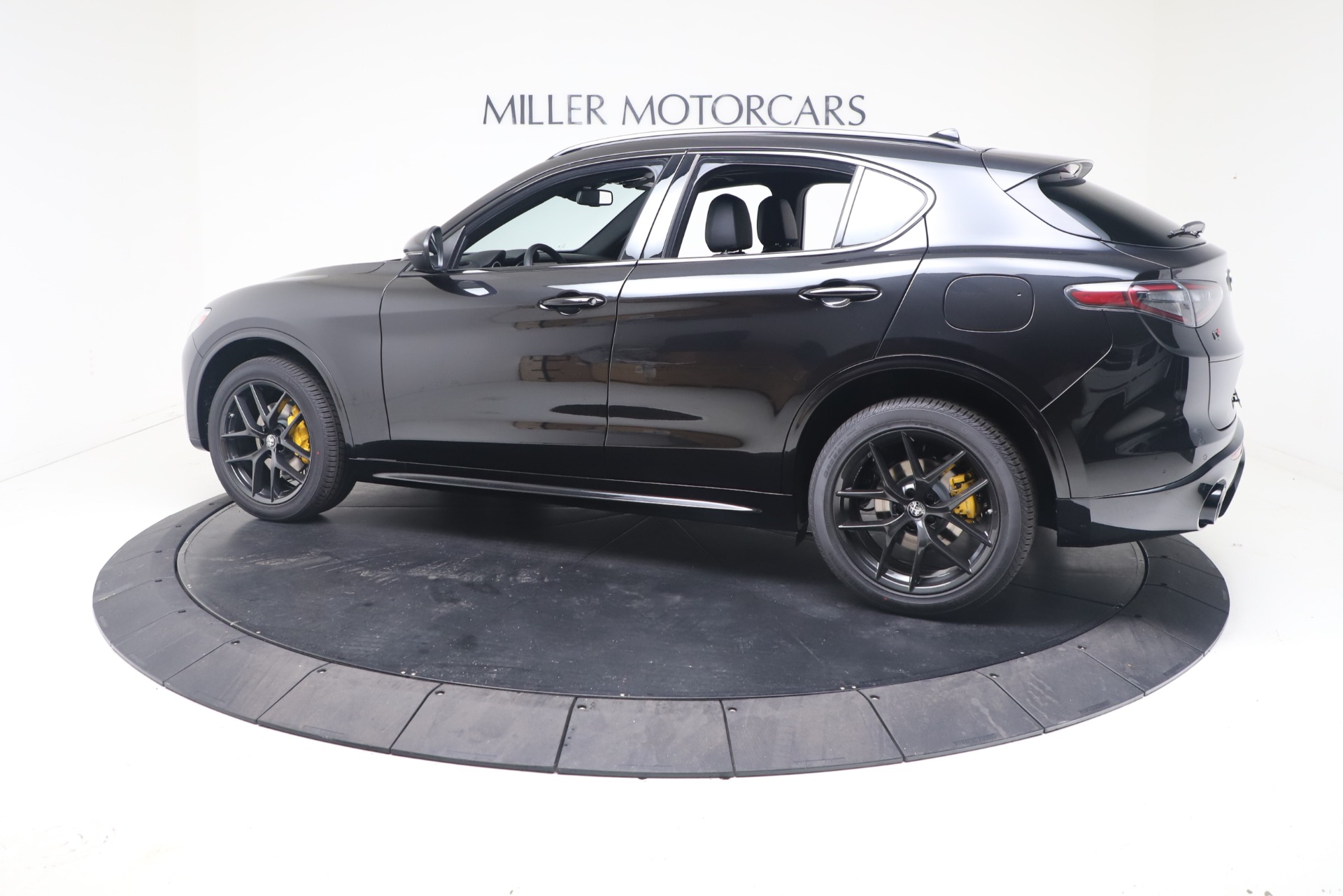 New 2021 Alfa Romeo Stelvio Ti Sport Q4 | St. Petersburg, FL