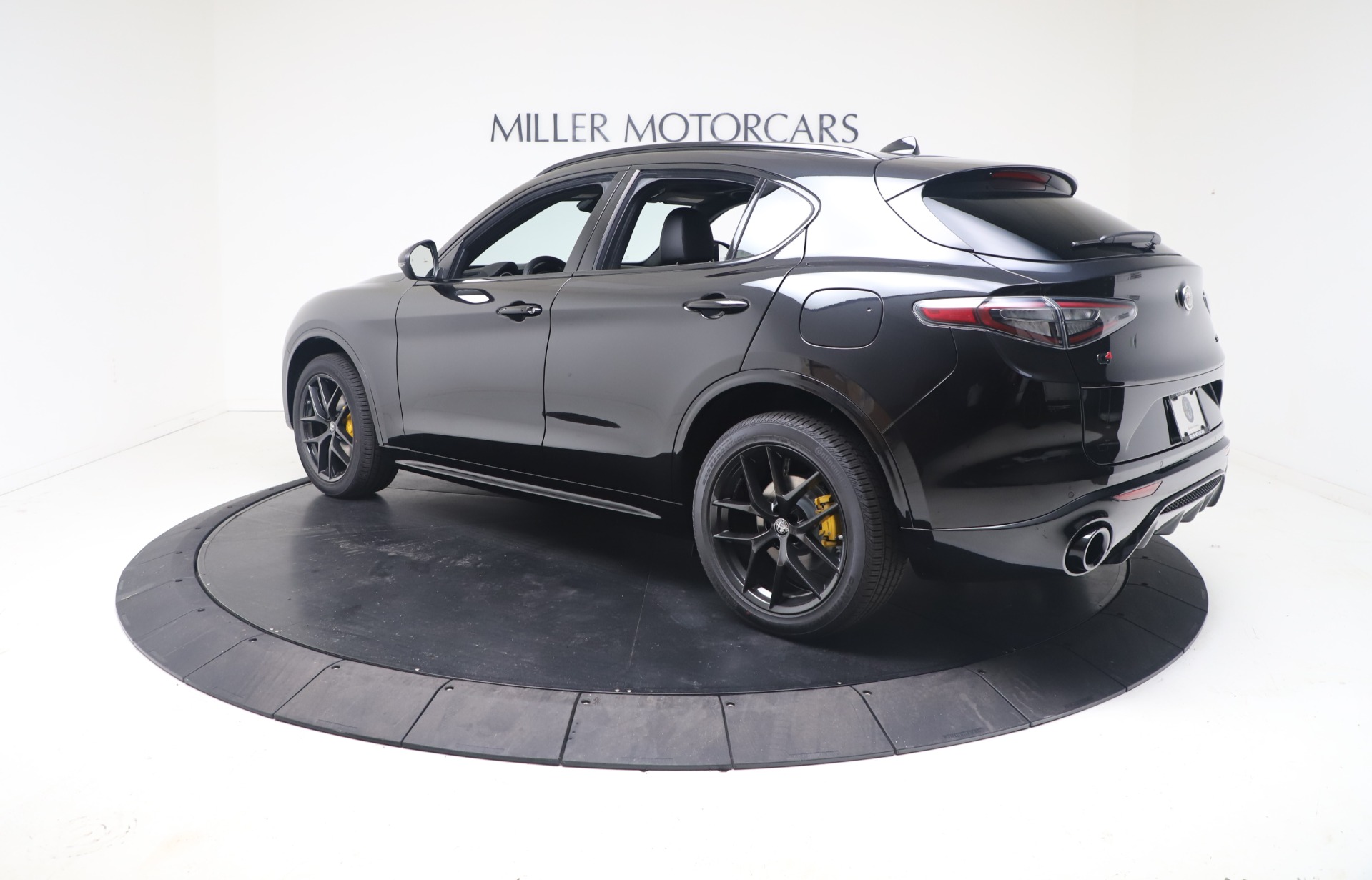 New 2021 Alfa Romeo Stelvio Ti Sport Q4 | St. Petersburg, FL