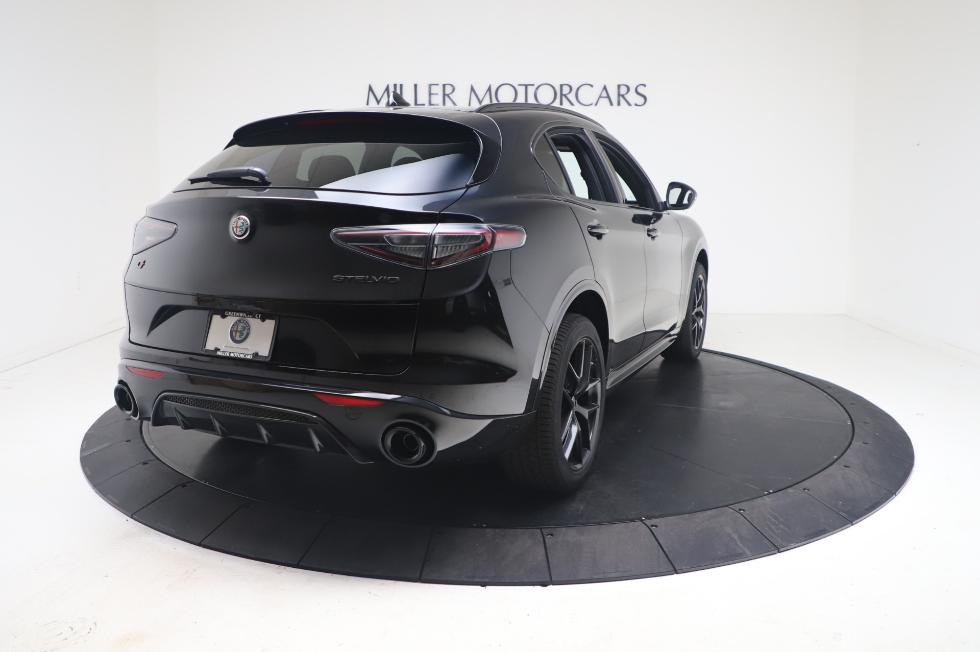 New 2021 Alfa Romeo Stelvio Ti Sport Q4 | St. Petersburg, FL