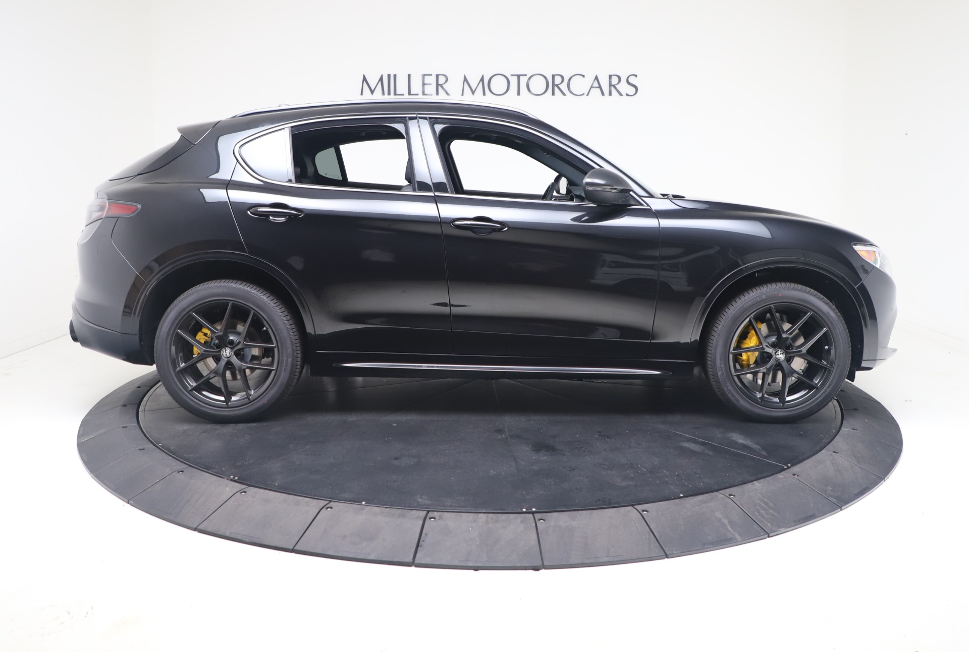 New 2021 Alfa Romeo Stelvio Ti Sport Q4 | St. Petersburg, FL