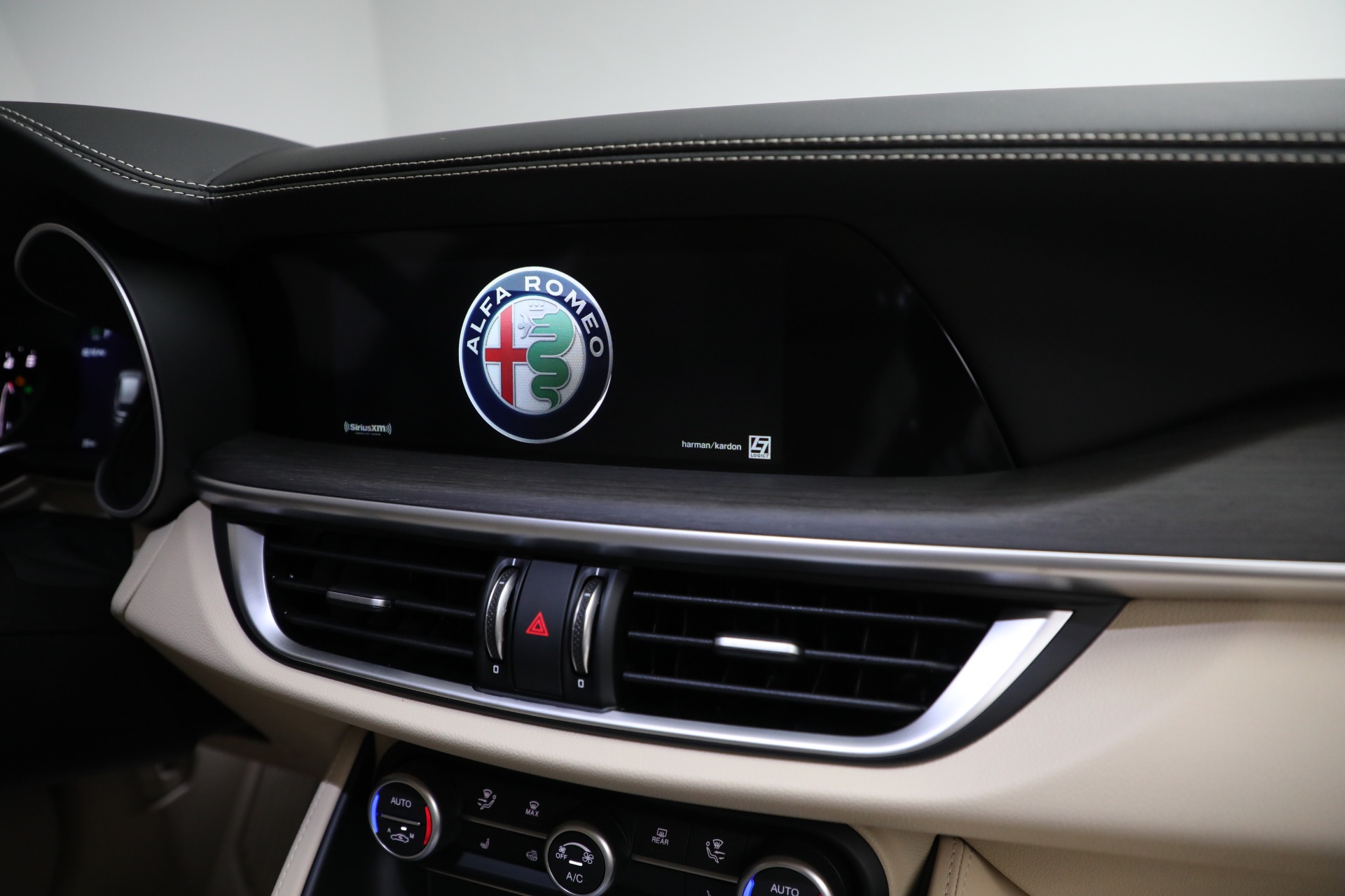 New 2021 Alfa Romeo Stelvio Ti Q4 | St. Petersburg, FL
