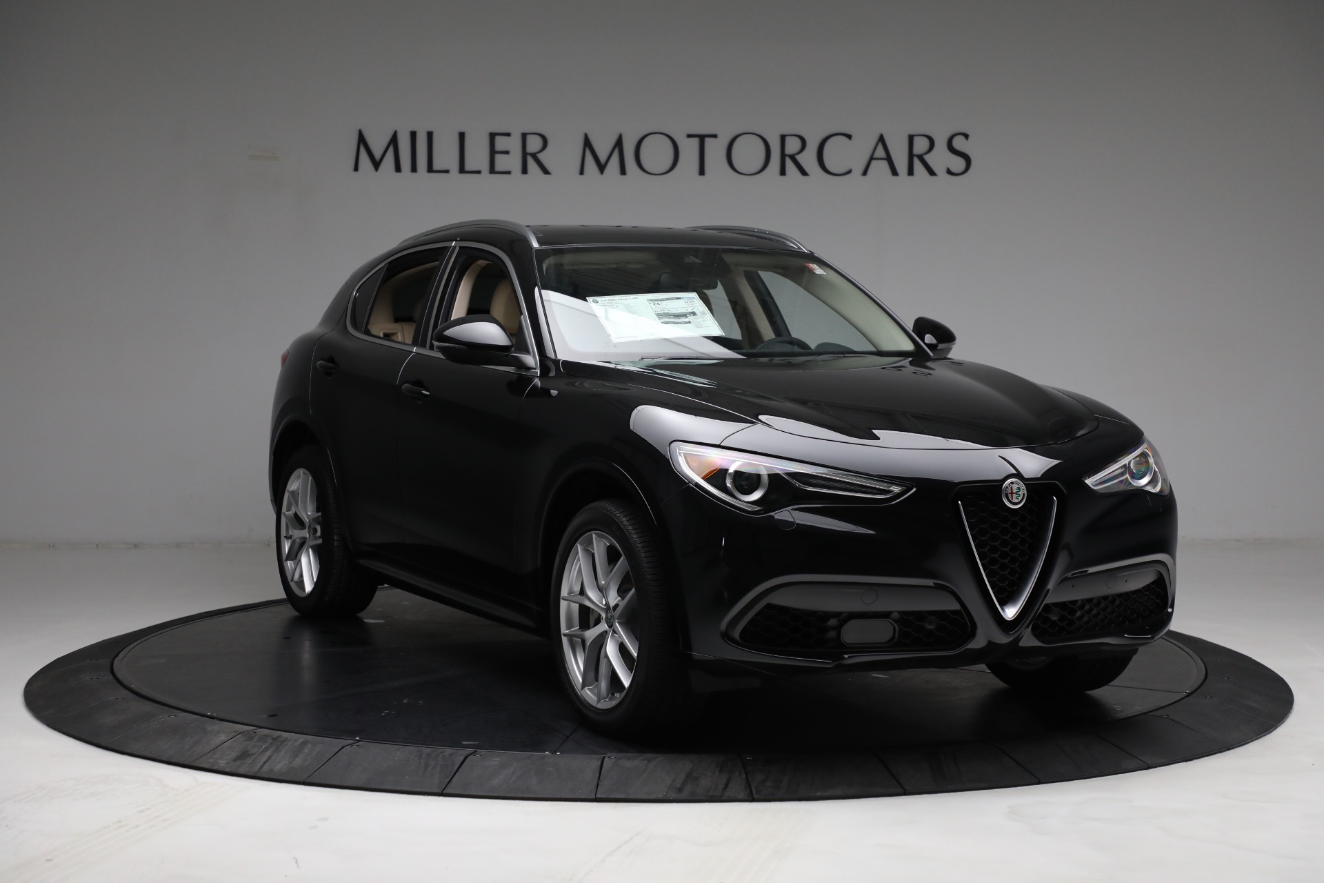 New 2021 Alfa Romeo Stelvio Ti Lusso Q4 | St. Petersburg, FL