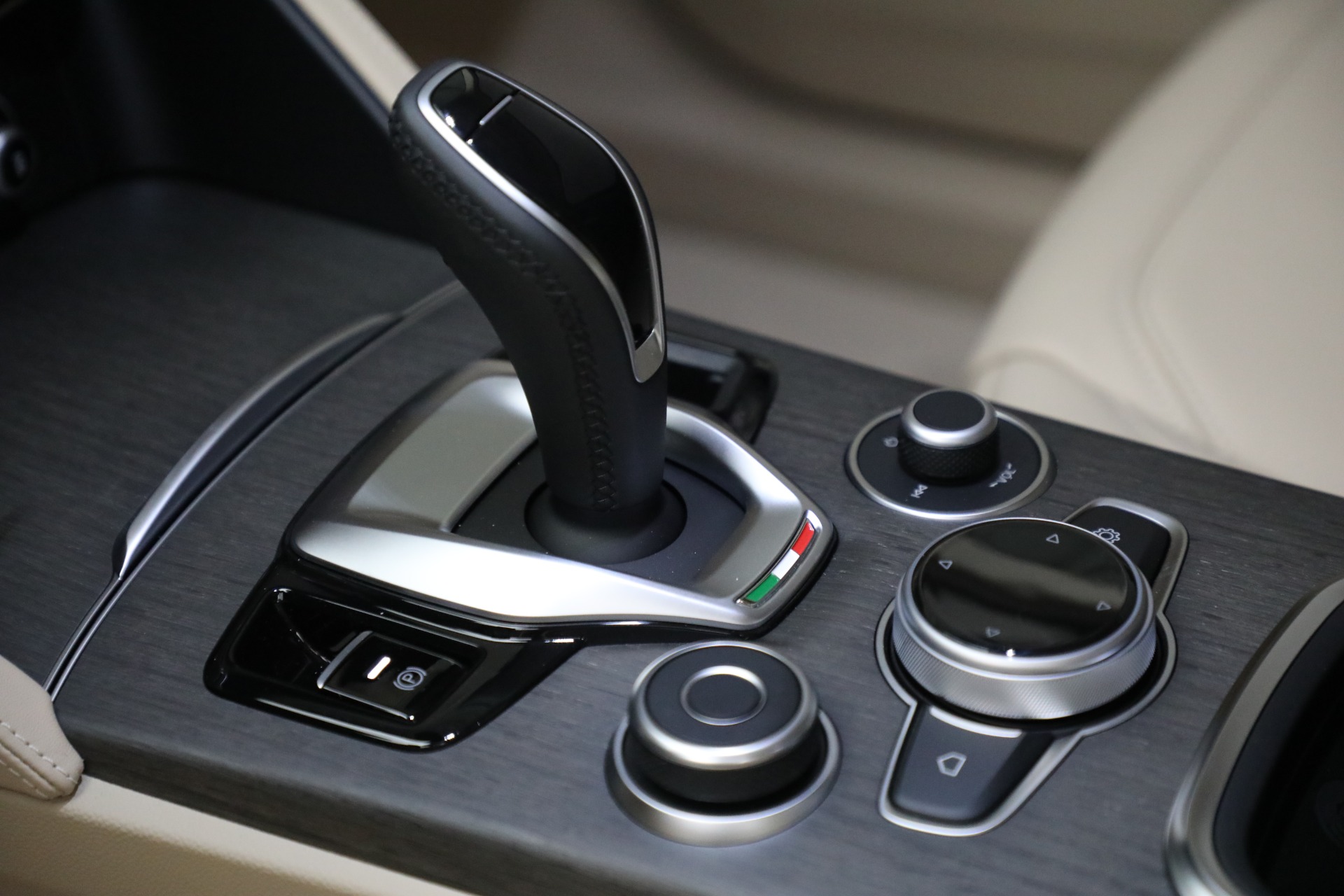 New 2021 Alfa Romeo Stelvio Ti Lusso Q4 | St. Petersburg, FL