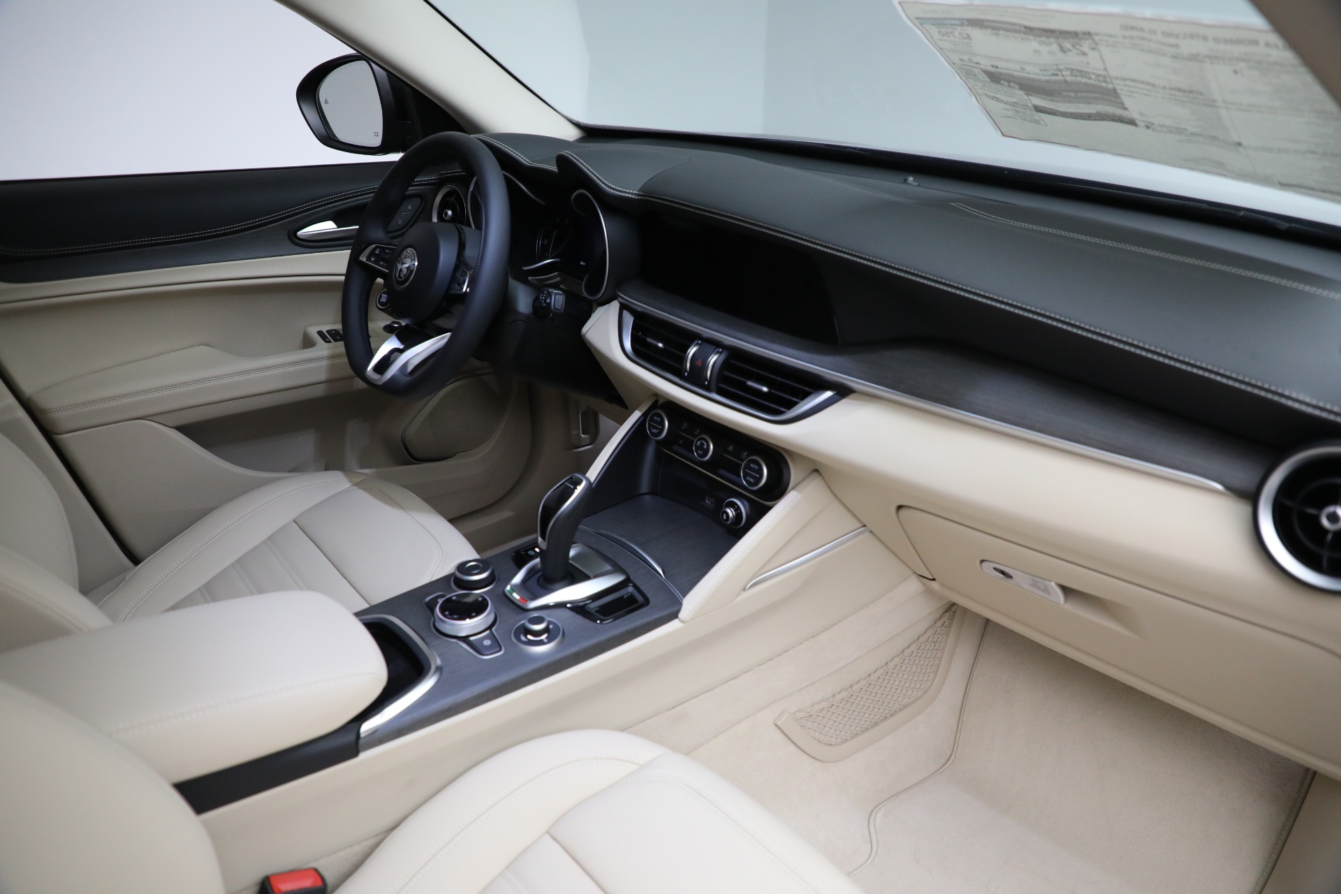 New 2021 Alfa Romeo Stelvio Ti Lusso Q4 | St. Petersburg, FL