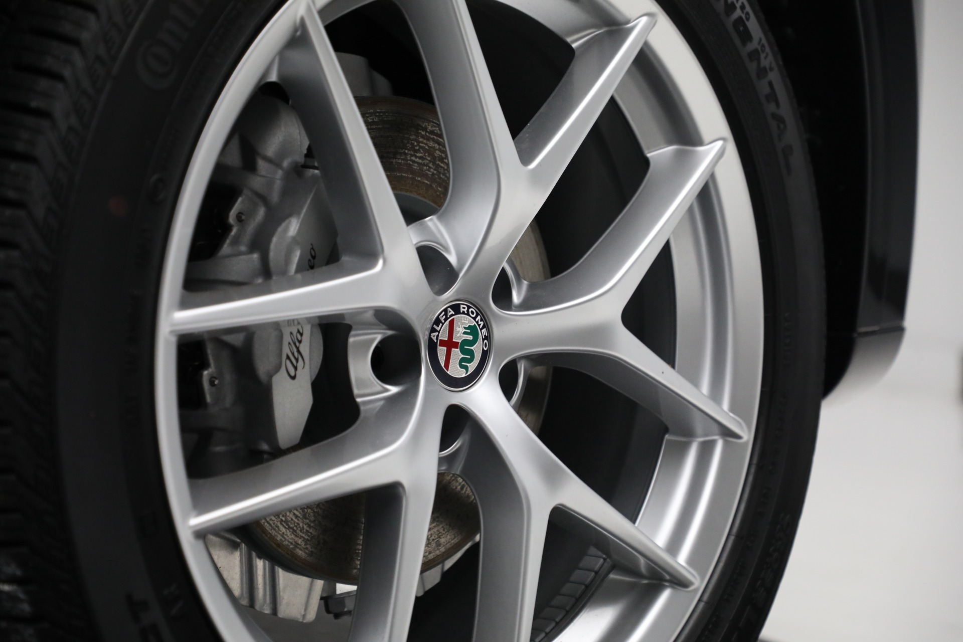 New 2021 Alfa Romeo Stelvio Ti Lusso Q4 | St. Petersburg, FL