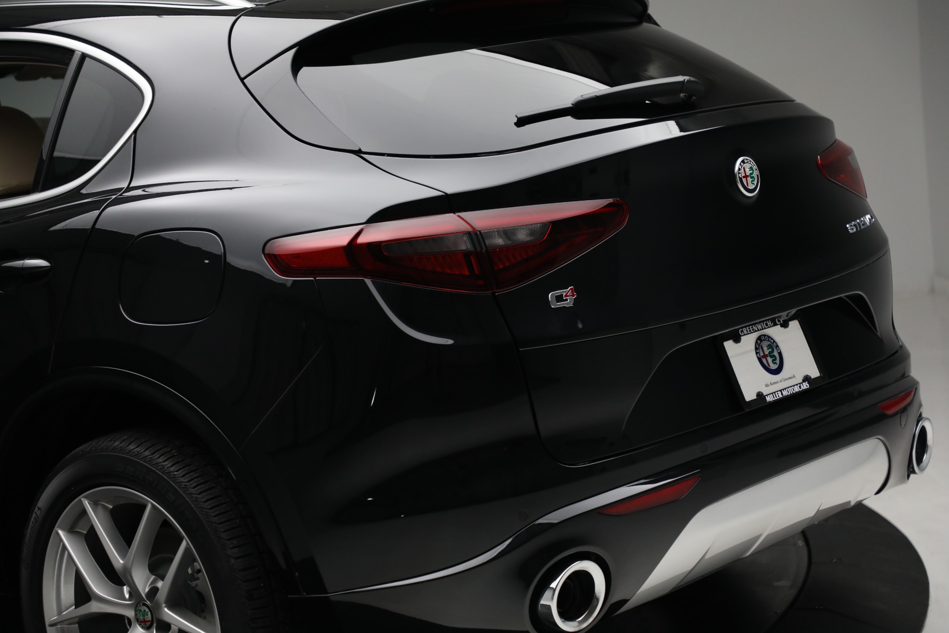 New 2021 Alfa Romeo Stelvio Ti Lusso Q4 | St. Petersburg, FL