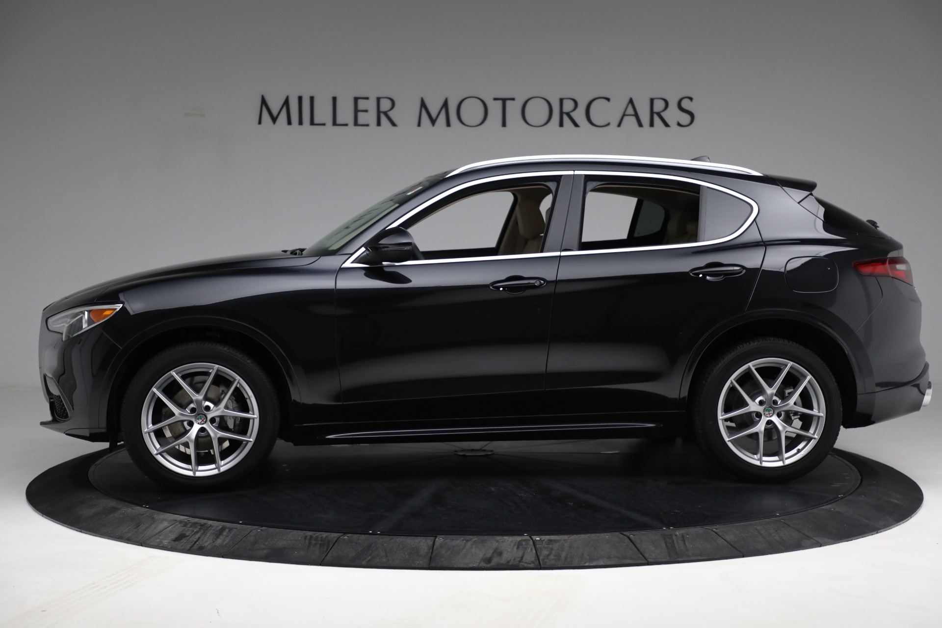 New 2021 Alfa Romeo Stelvio Ti Lusso Q4 | St. Petersburg, FL