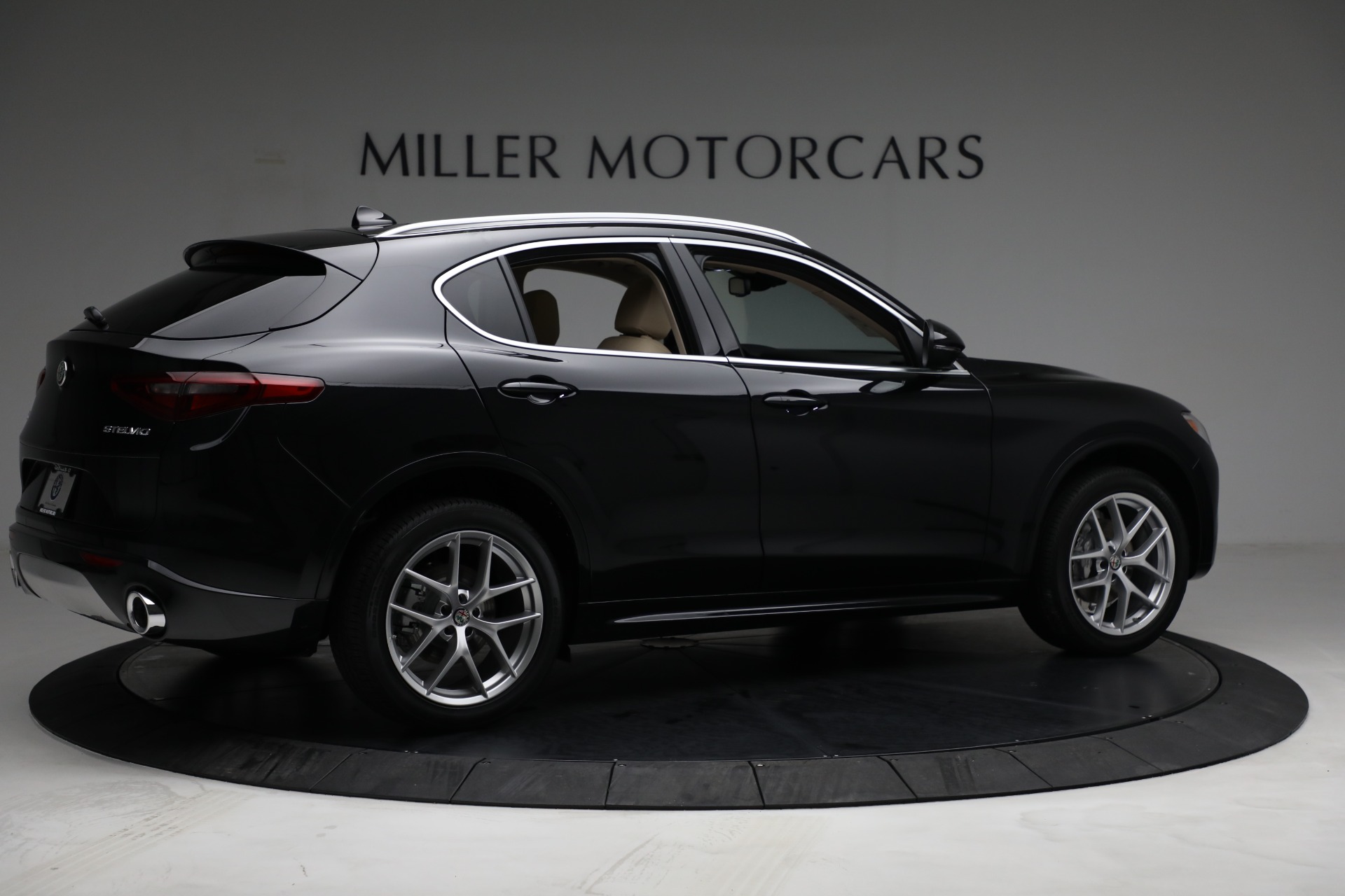 New 2021 Alfa Romeo Stelvio Ti Lusso Q4 | St. Petersburg, FL