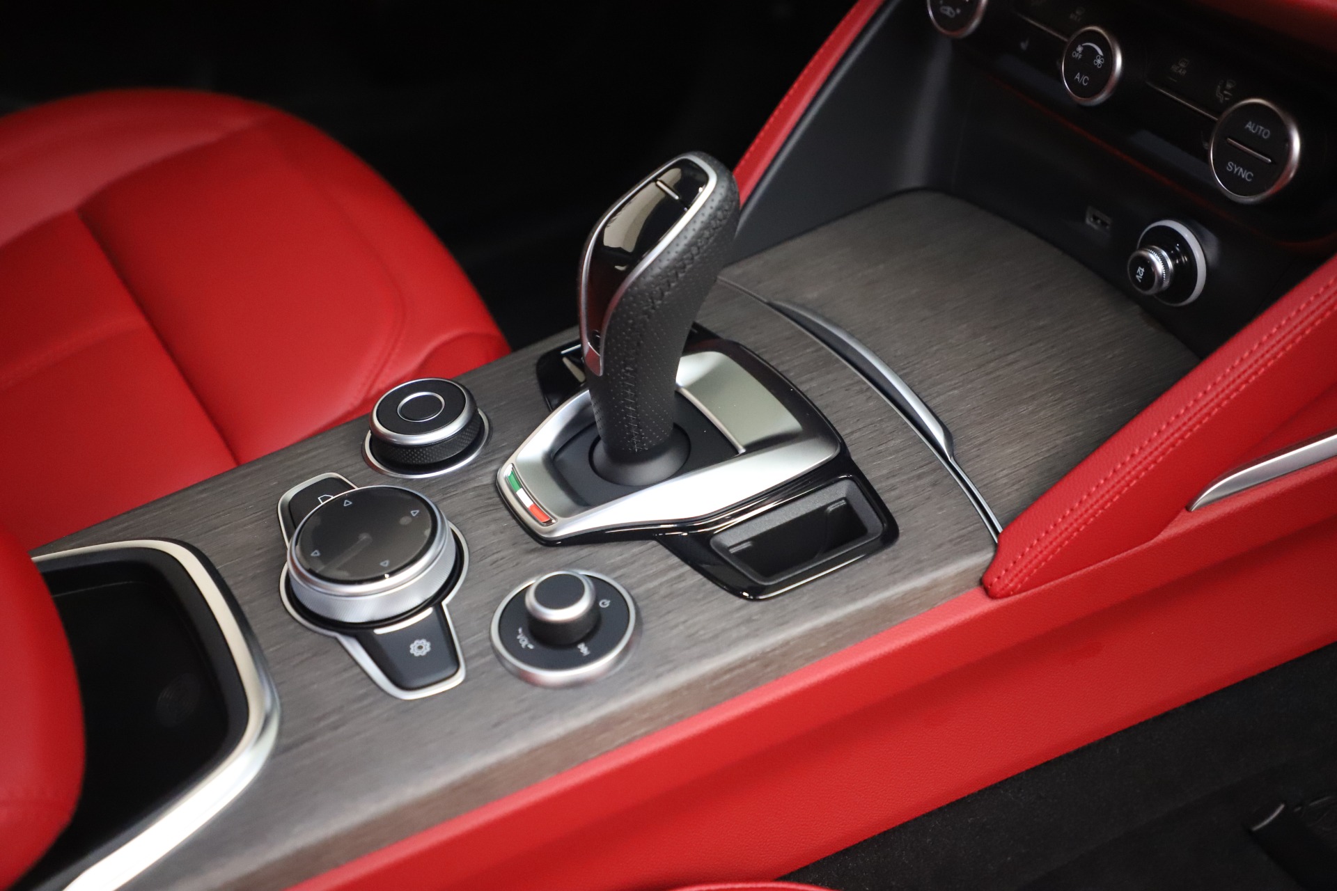 New 2021 Alfa Romeo Stelvio Ti Q4 | St. Petersburg, FL