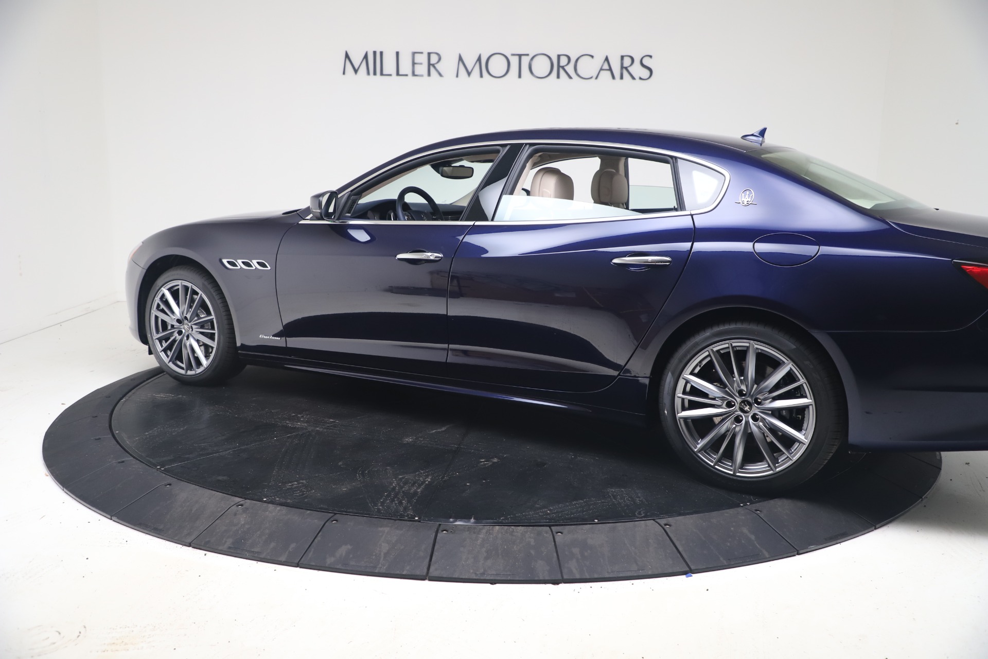New 2021 Maserati Quattroporte S Q4 GranLusso | St. Petersburg, FL