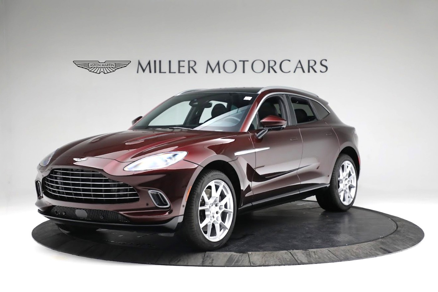 New 2021 Aston Martin DBX | St. Petersburg, FL