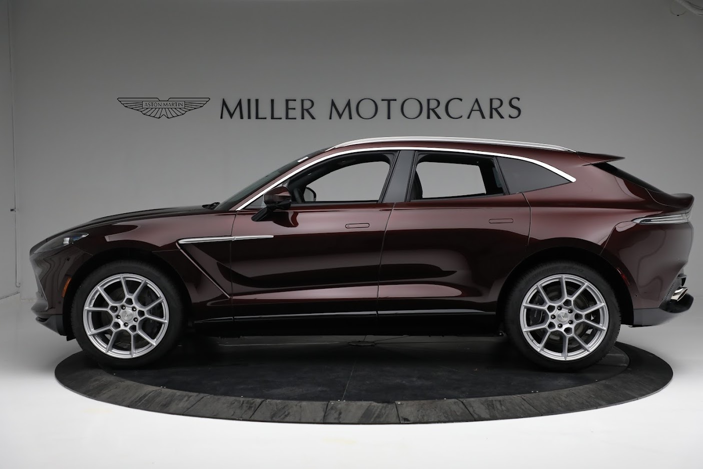 Used 2021 Aston Martin DBX | St. Petersburg, FL