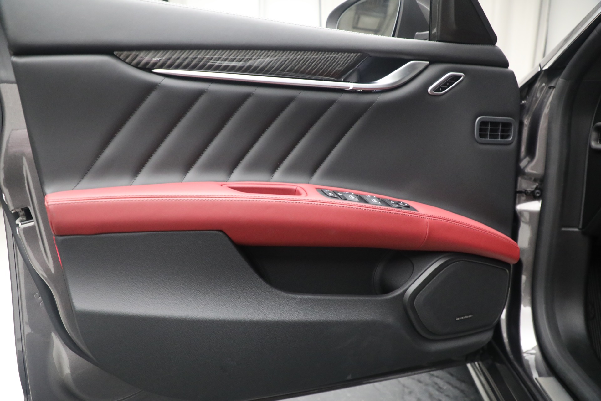 New 2021 Maserati Ghibli SQ4 GranLusso | St. Petersburg, FL