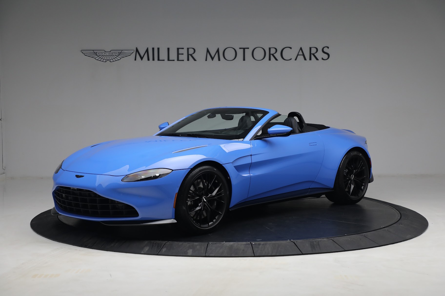 New 2021 Aston Martin Vantage Roadster | St. Petersburg, FL