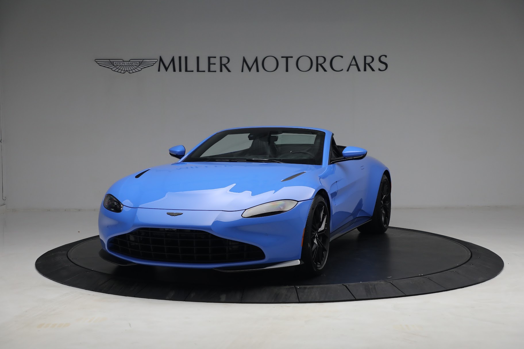 New 2021 Aston Martin Vantage Roadster | St. Petersburg, FL