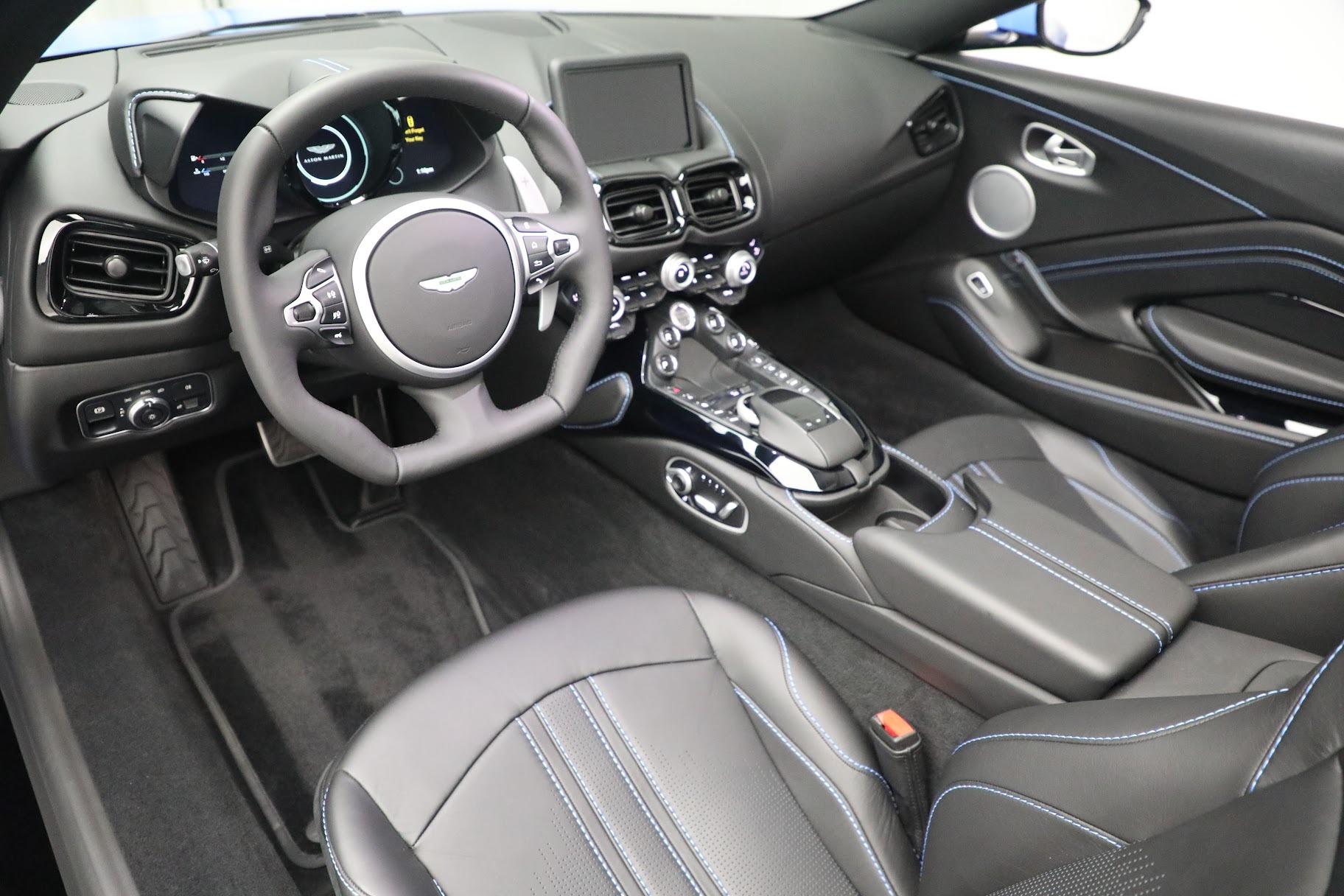 New 2021 Aston Martin Vantage Roadster | St. Petersburg, FL