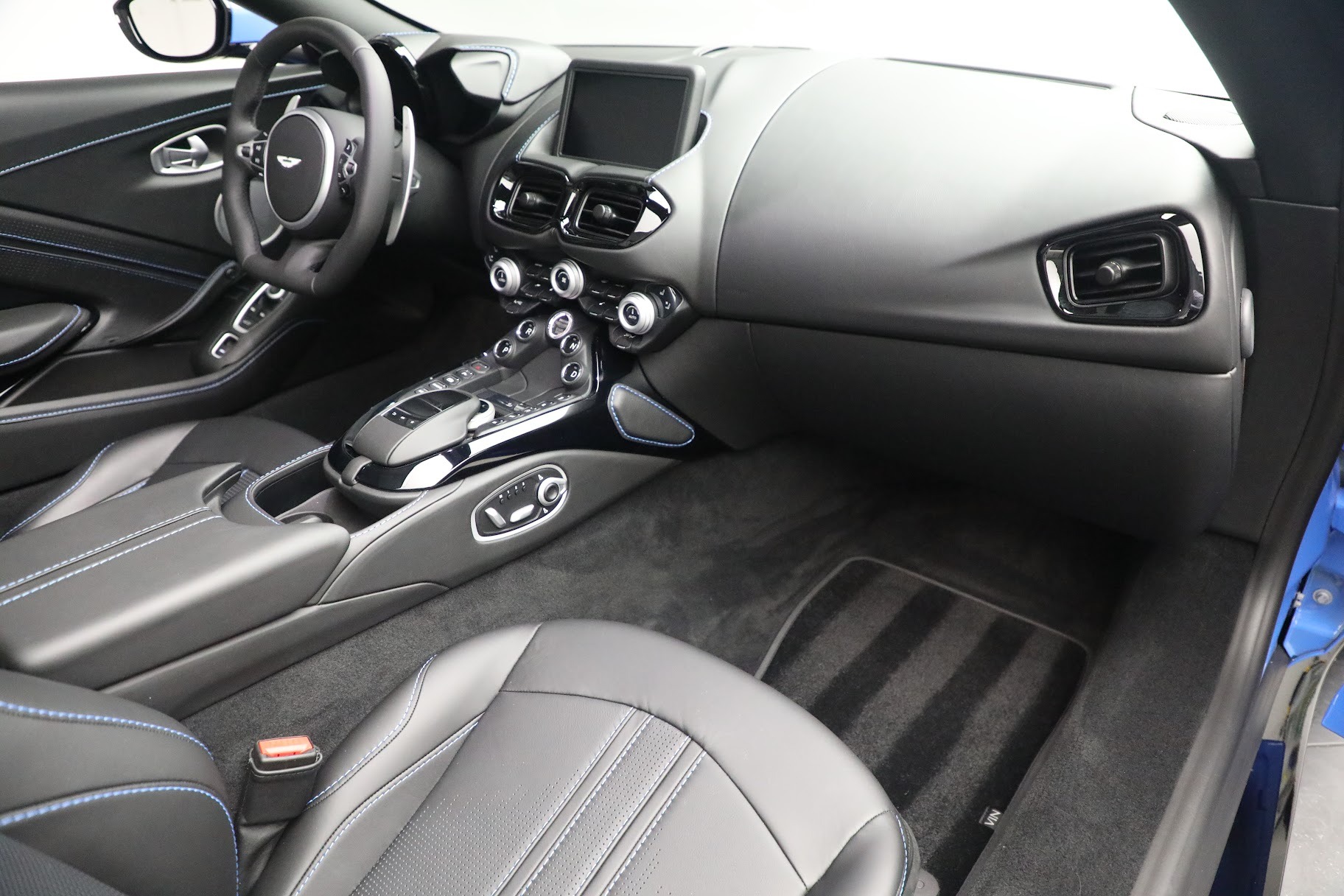 New 2021 Aston Martin Vantage Roadster | St. Petersburg, FL