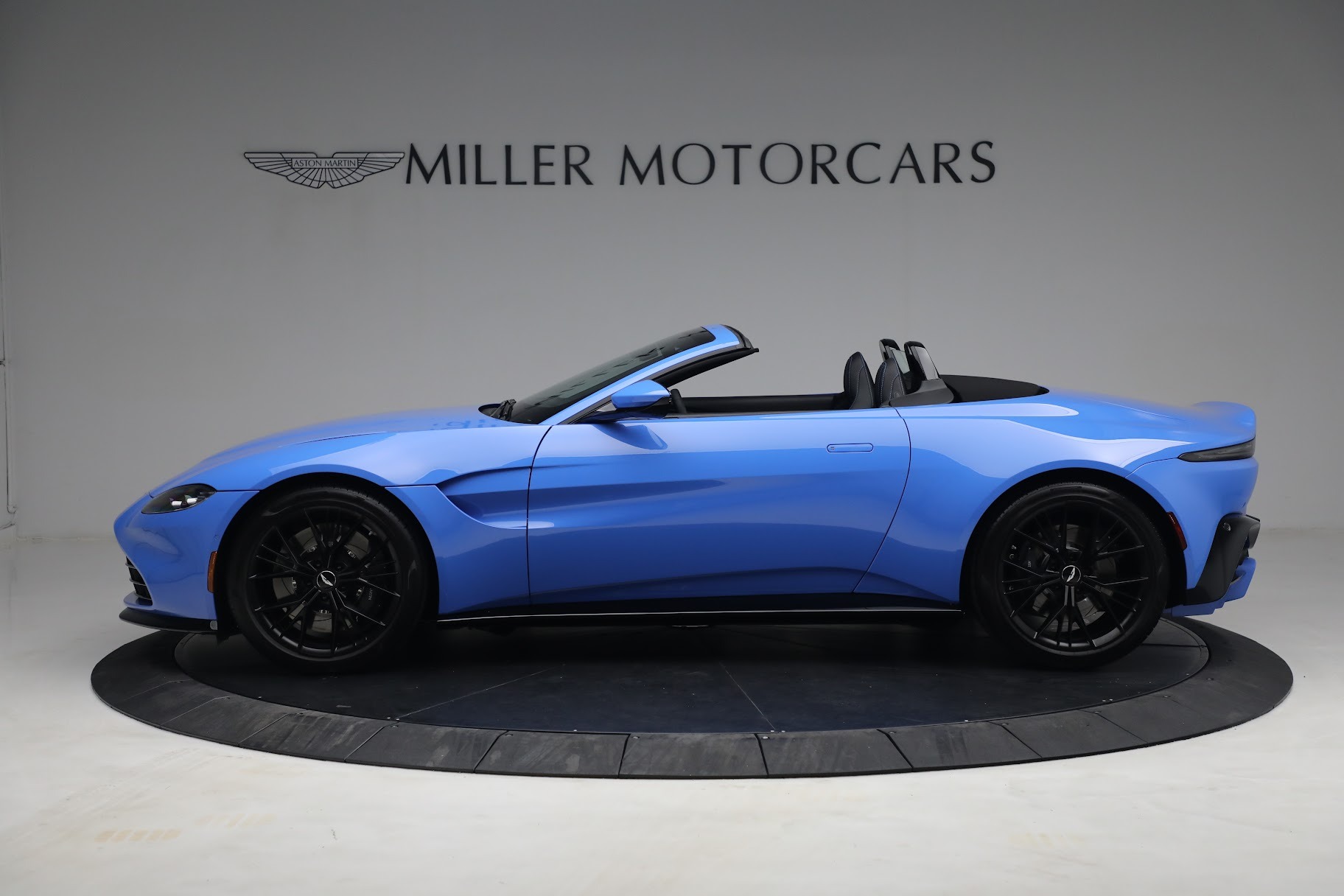 New 2021 Aston Martin Vantage Roadster | St. Petersburg, FL