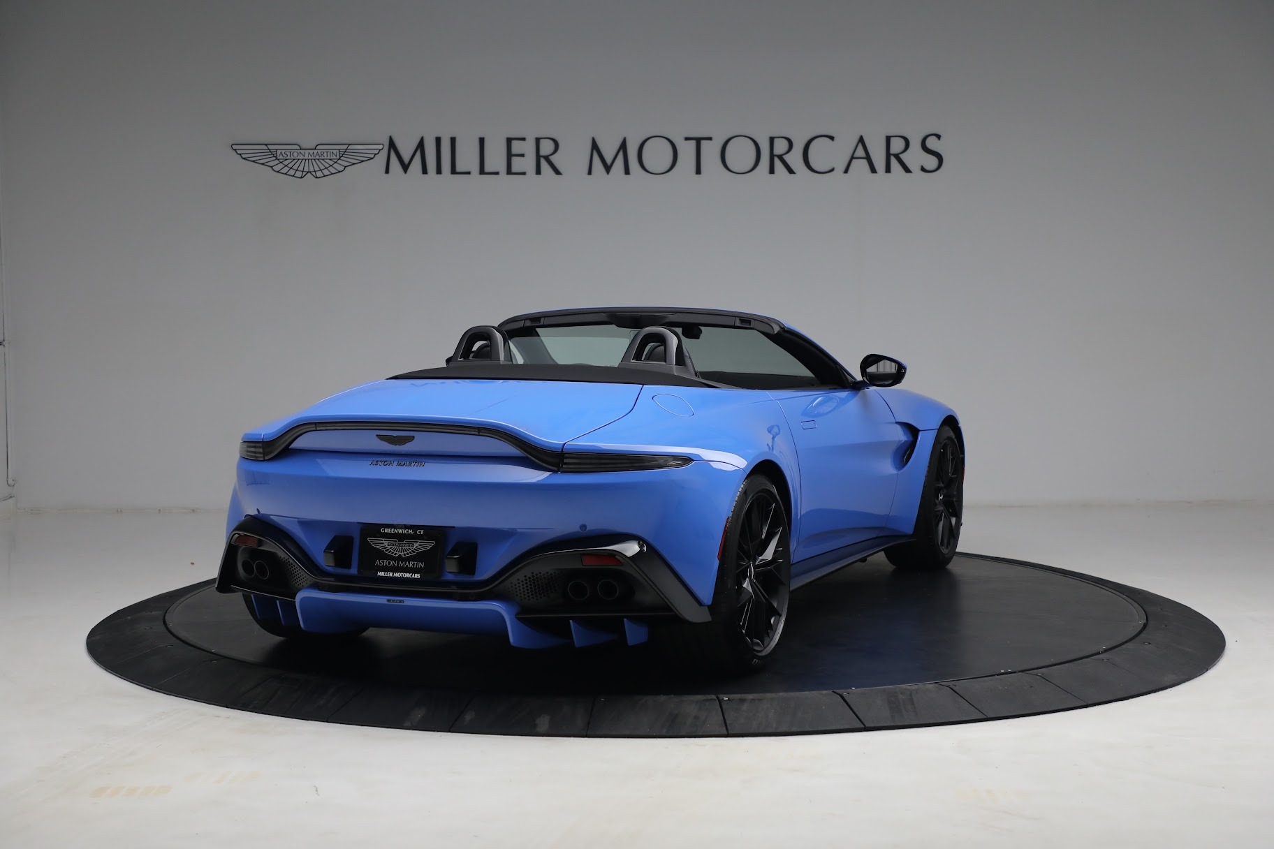 New 2021 Aston Martin Vantage Roadster | St. Petersburg, FL