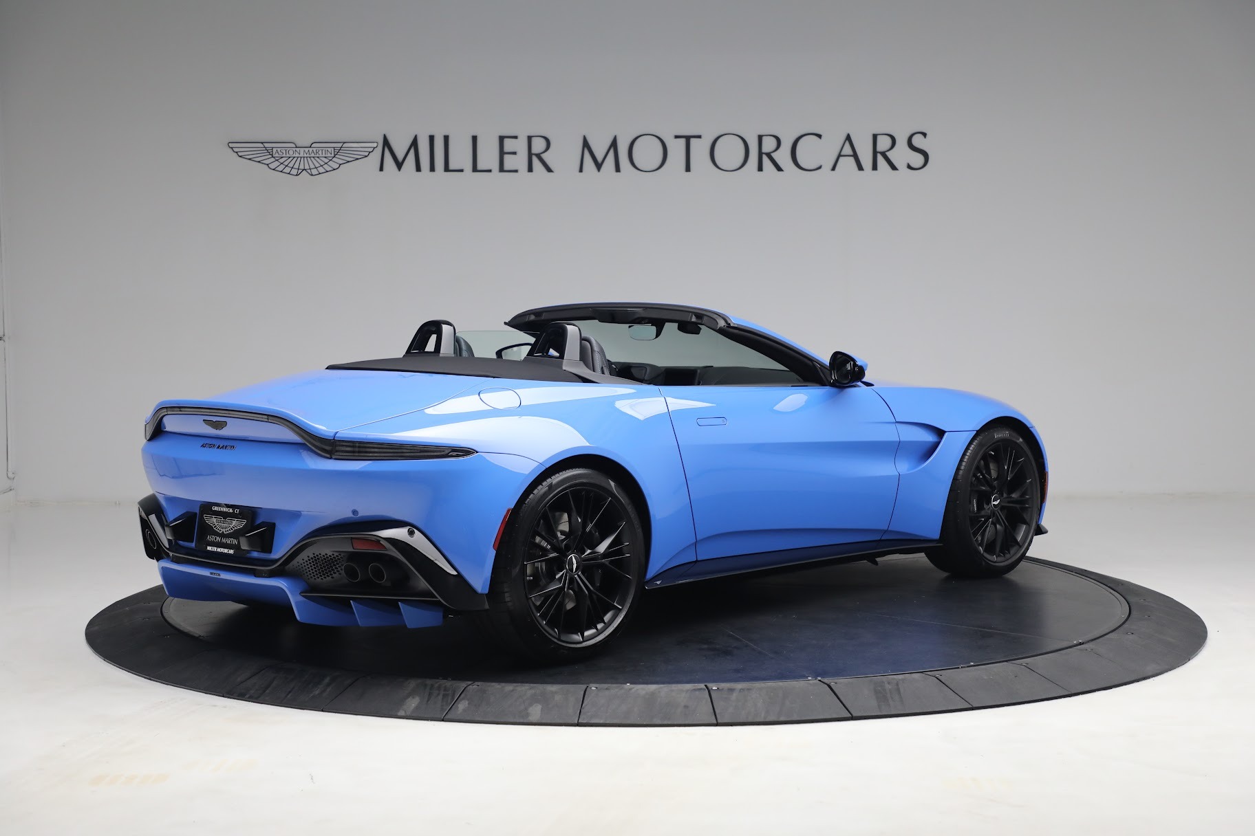 New 2021 Aston Martin Vantage Roadster | St. Petersburg, FL