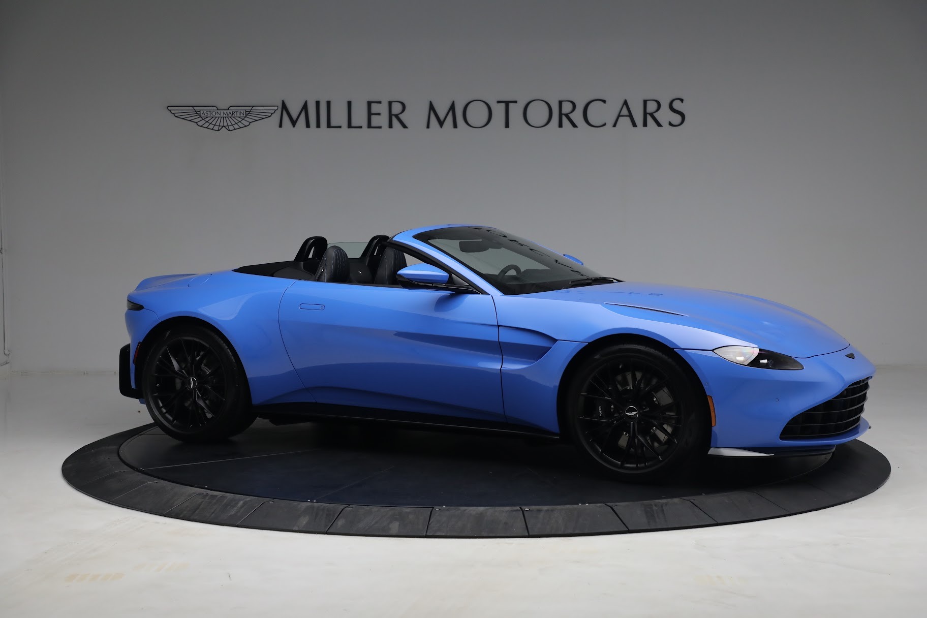 New 2021 Aston Martin Vantage Roadster | St. Petersburg, FL