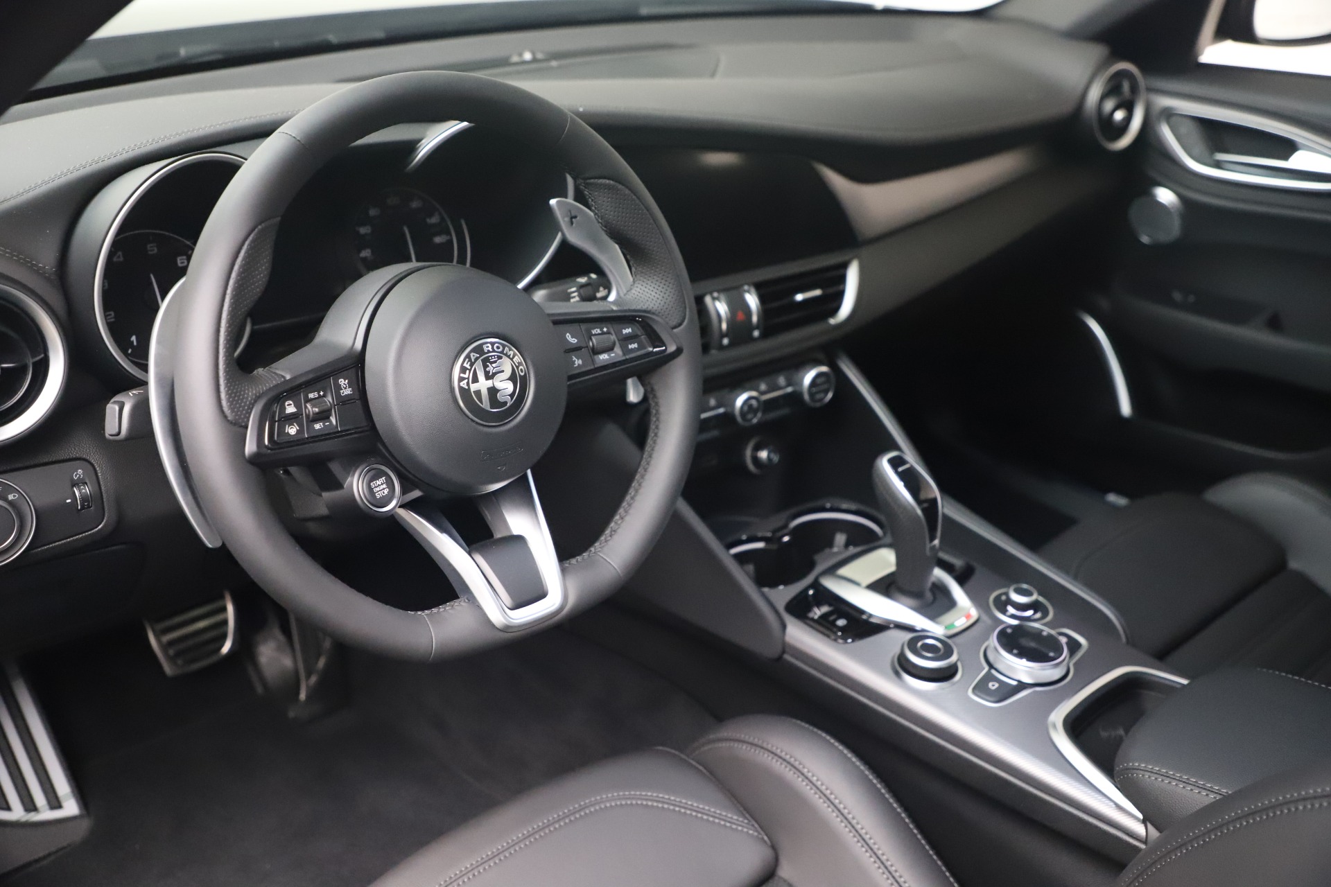 New 2022 Alfa Romeo Giulia Veloce | St. Petersburg, FL