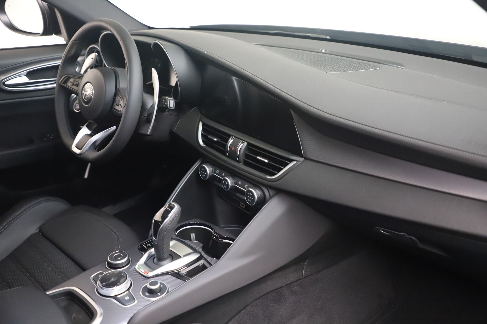 New 2022 Alfa Romeo Giulia Veloce | St. Petersburg, FL