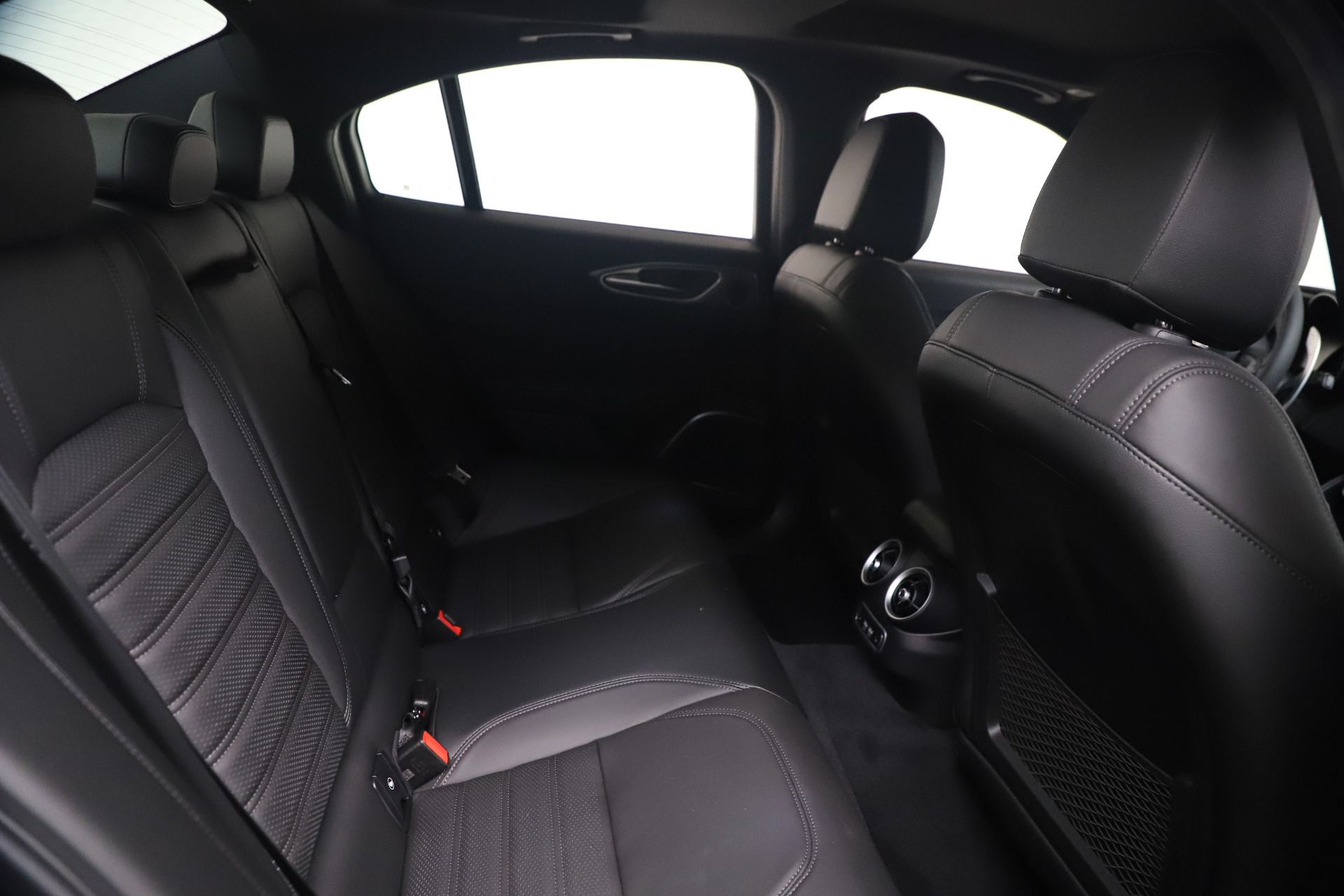 New 2022 Alfa Romeo Giulia Veloce | St. Petersburg, FL