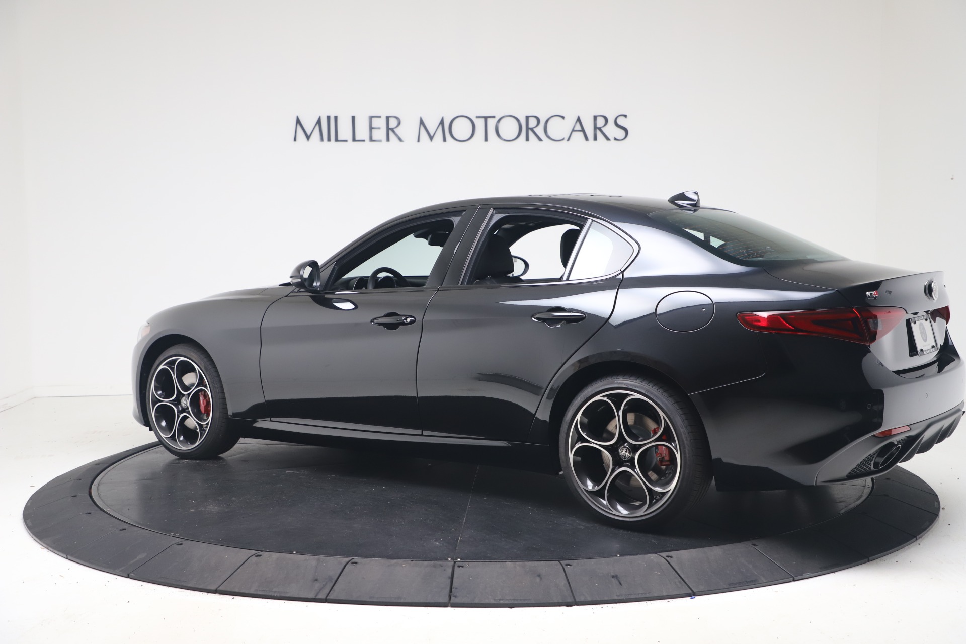 New 2022 Alfa Romeo Giulia Veloce | St. Petersburg, FL