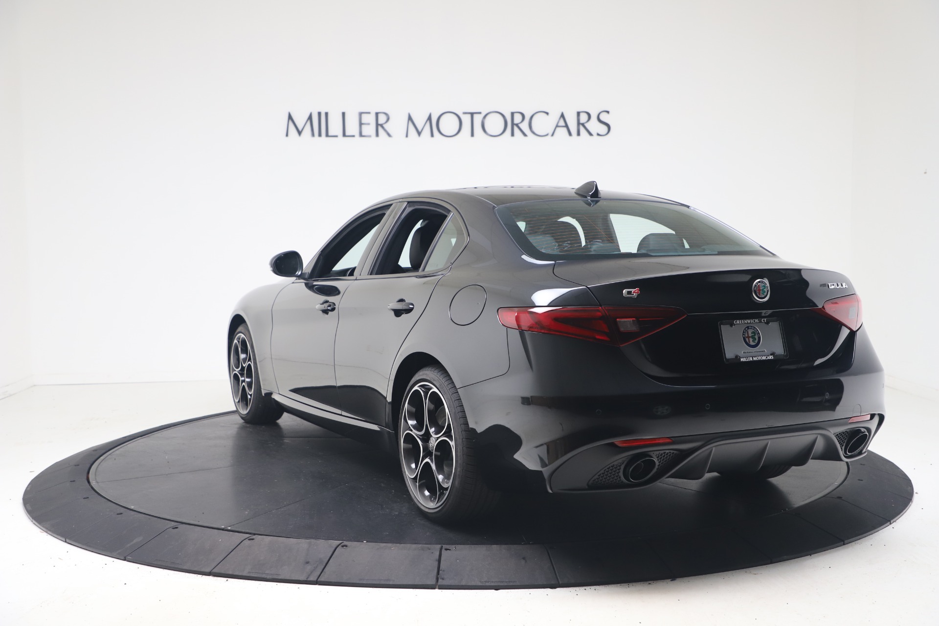 New 2022 Alfa Romeo Giulia Veloce | St. Petersburg, FL