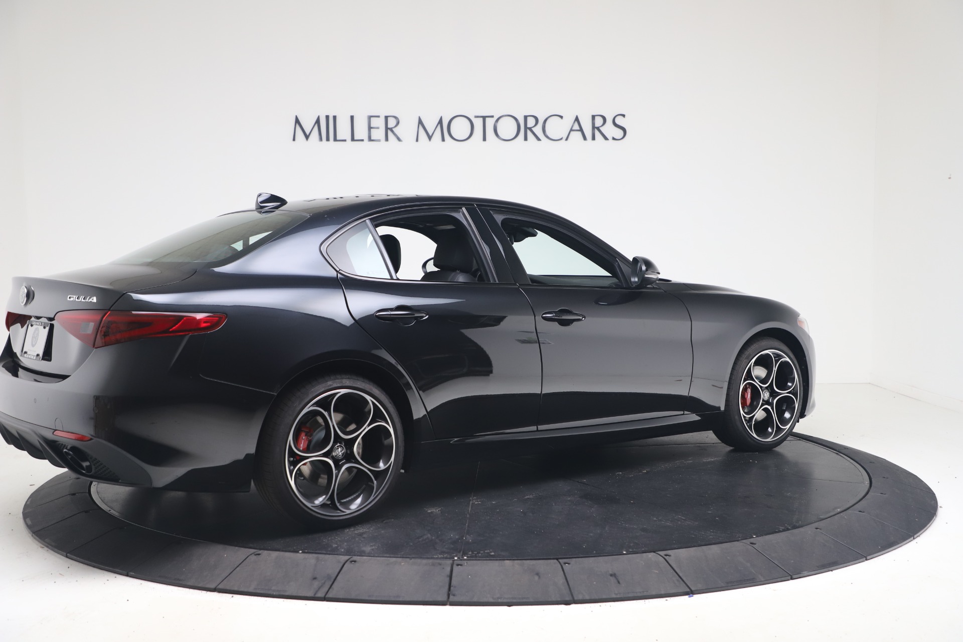 New 2022 Alfa Romeo Giulia Veloce | St. Petersburg, FL