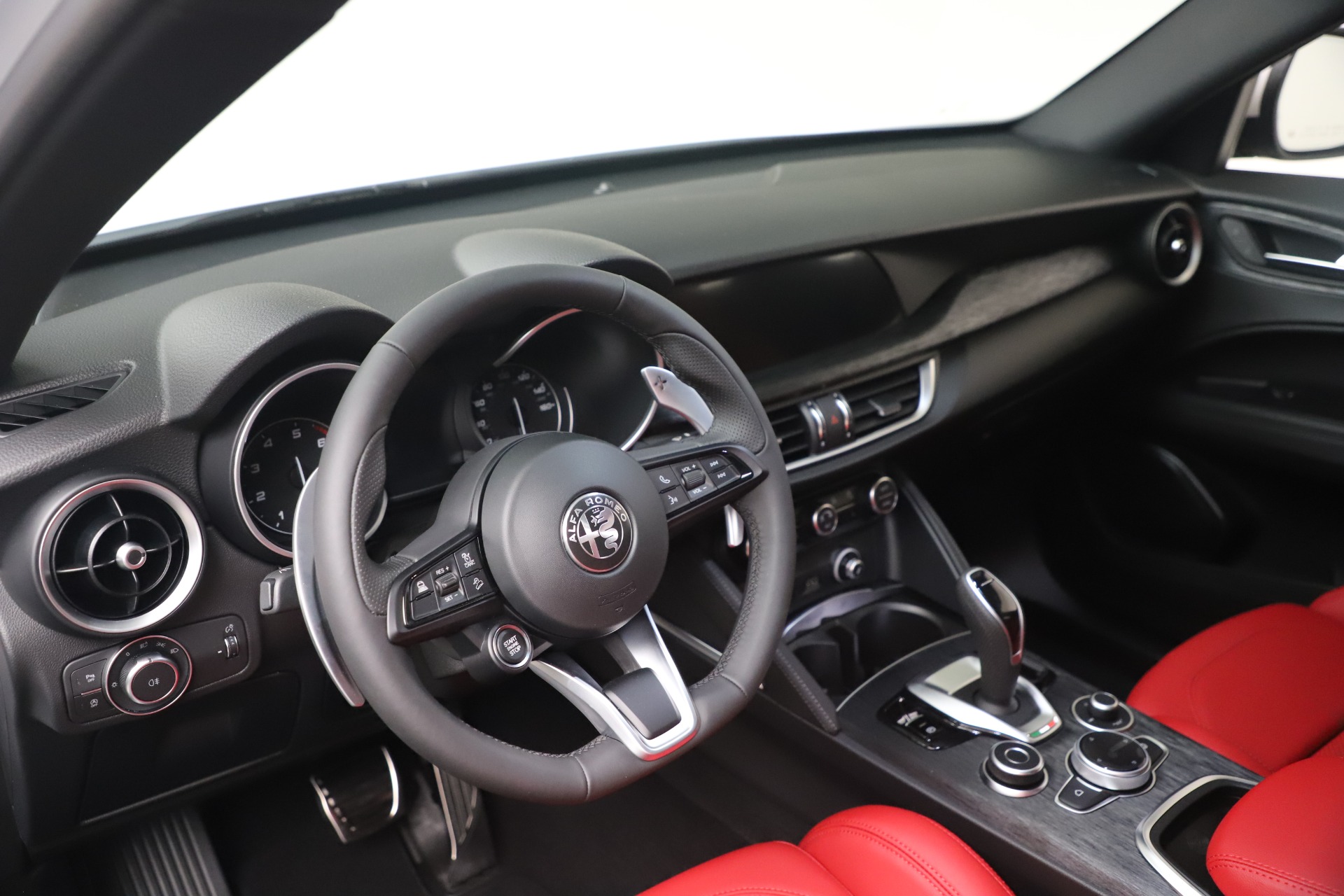 New 2022 Alfa Romeo Stelvio Sprint | St. Petersburg, FL