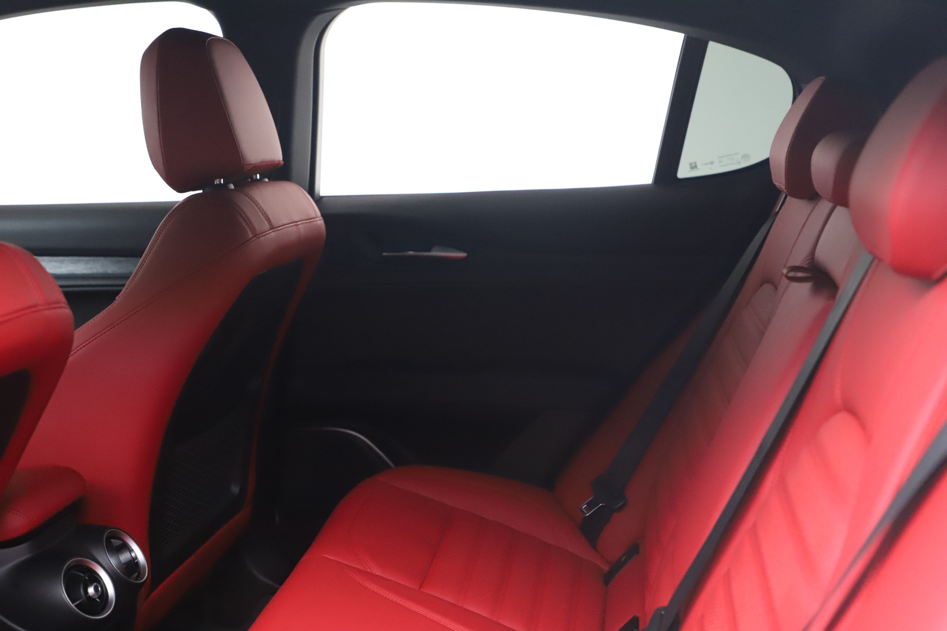 New 2022 Alfa Romeo Stelvio Sprint | St. Petersburg, FL