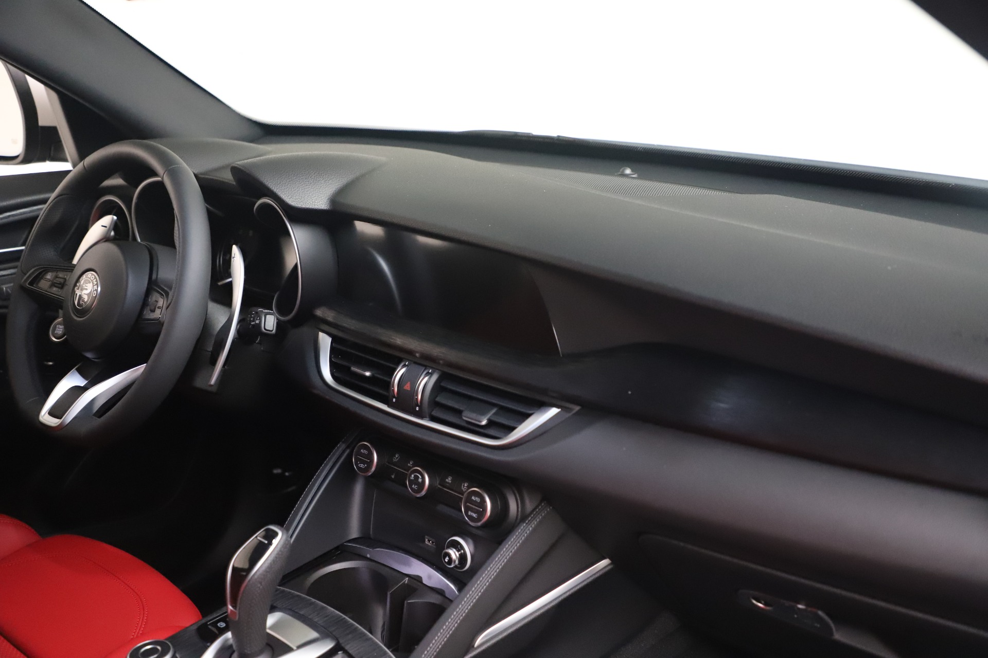 New 2022 Alfa Romeo Stelvio Sprint | St. Petersburg, FL