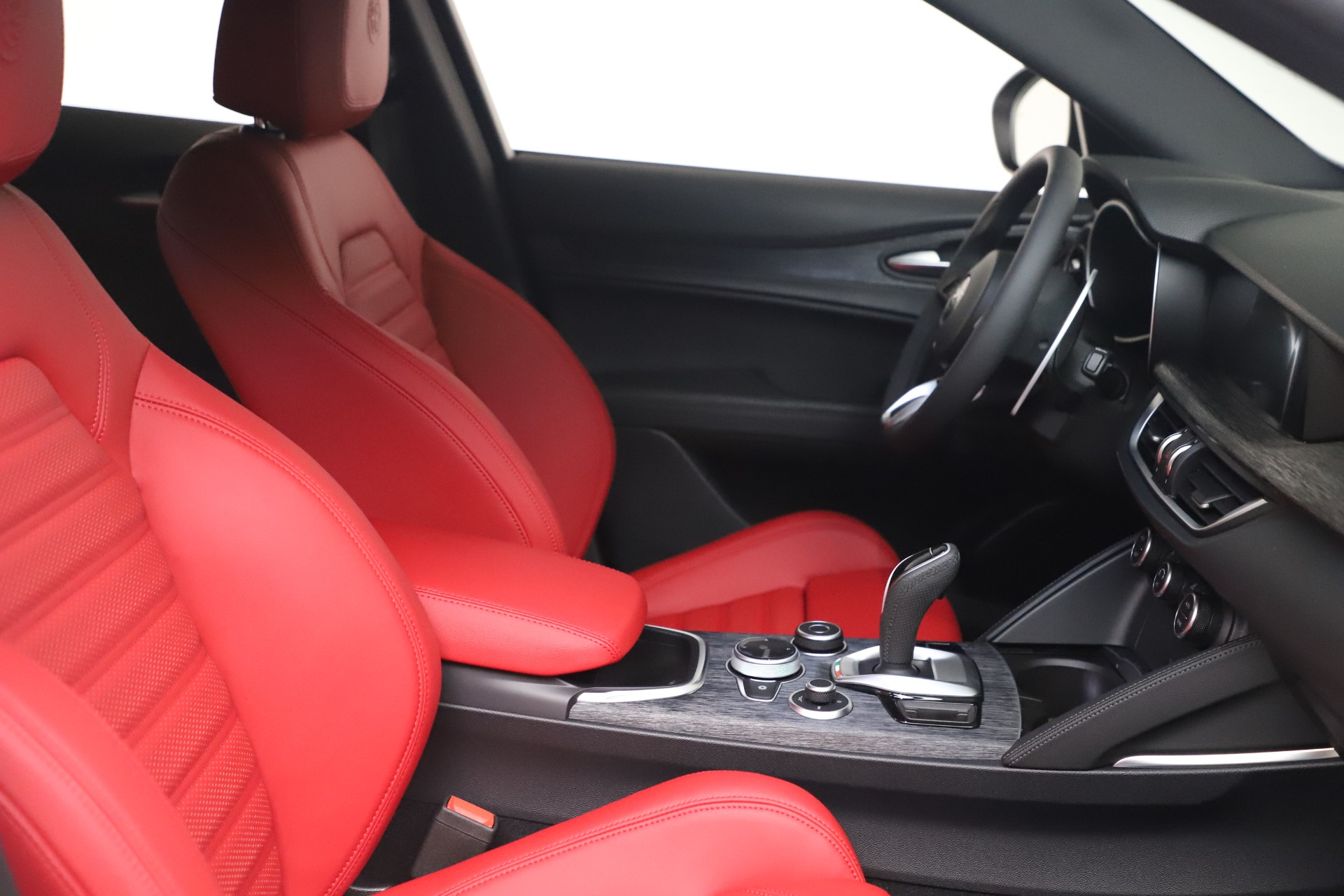 New 2022 Alfa Romeo Stelvio Sprint | St. Petersburg, FL