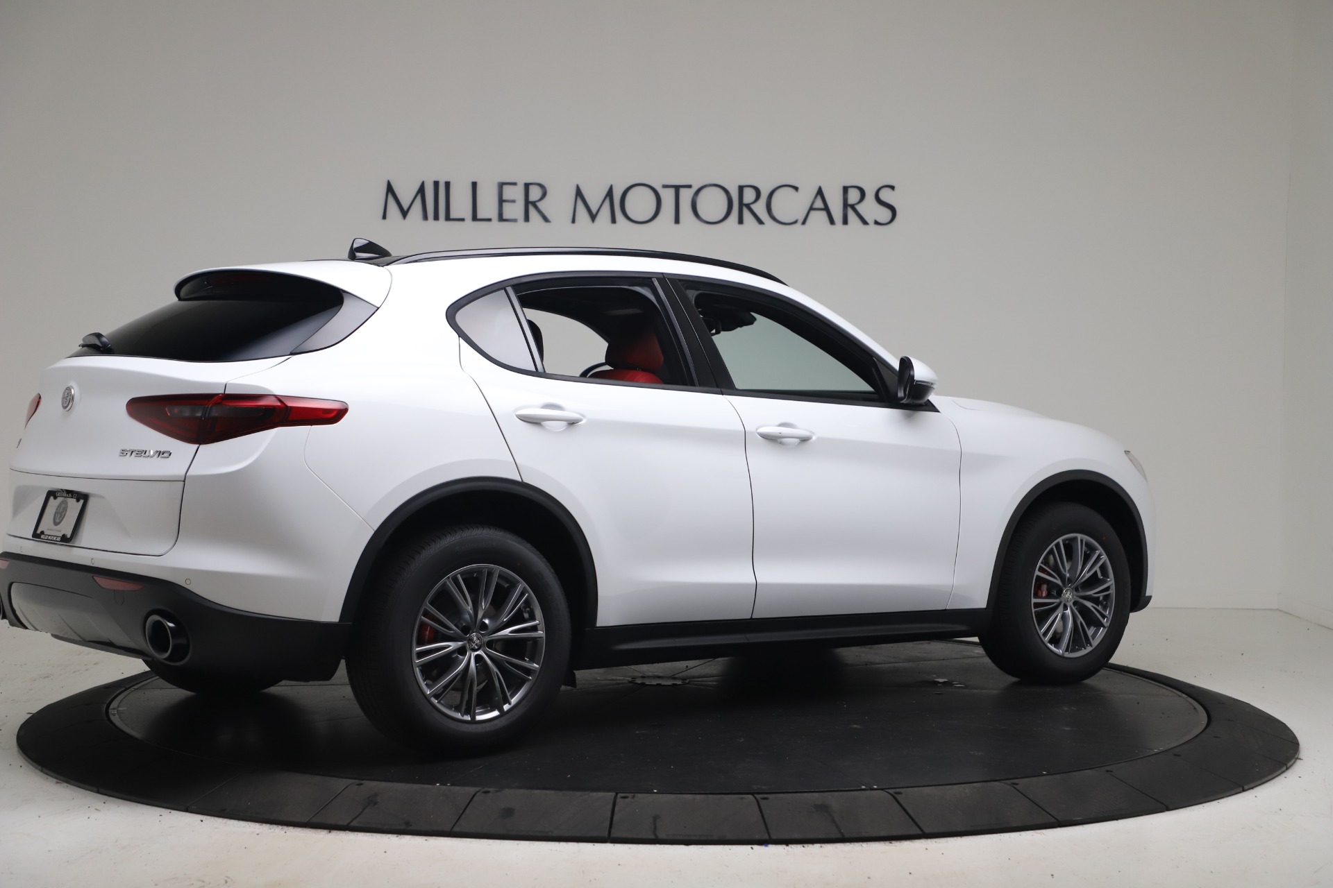 New 2022 Alfa Romeo Stelvio Sprint | St. Petersburg, FL
