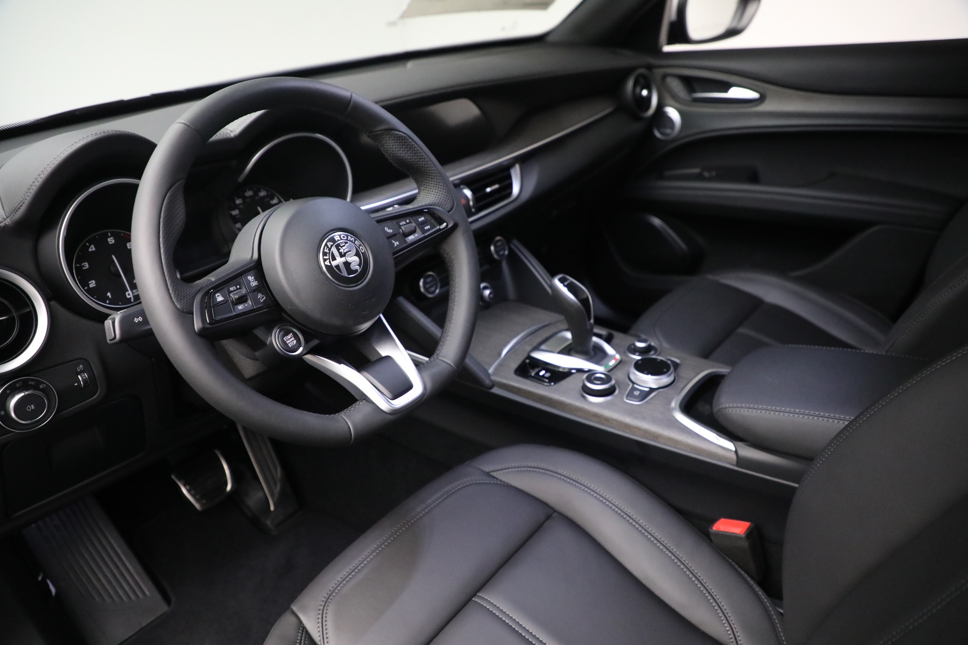 New 2022 Alfa Romeo Stelvio Ti | St. Petersburg, FL