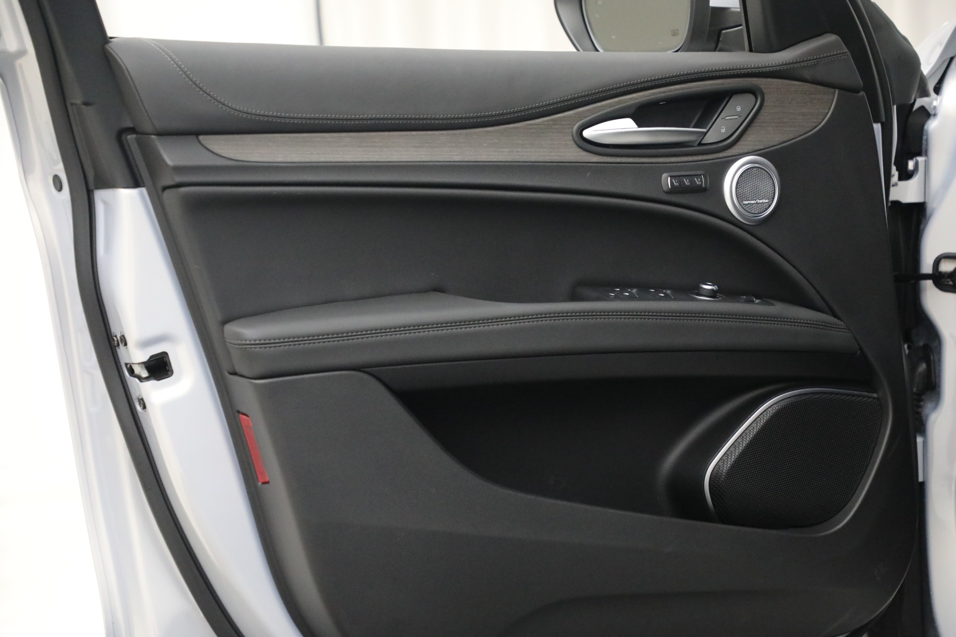 New 2022 Alfa Romeo Stelvio Ti | St. Petersburg, FL